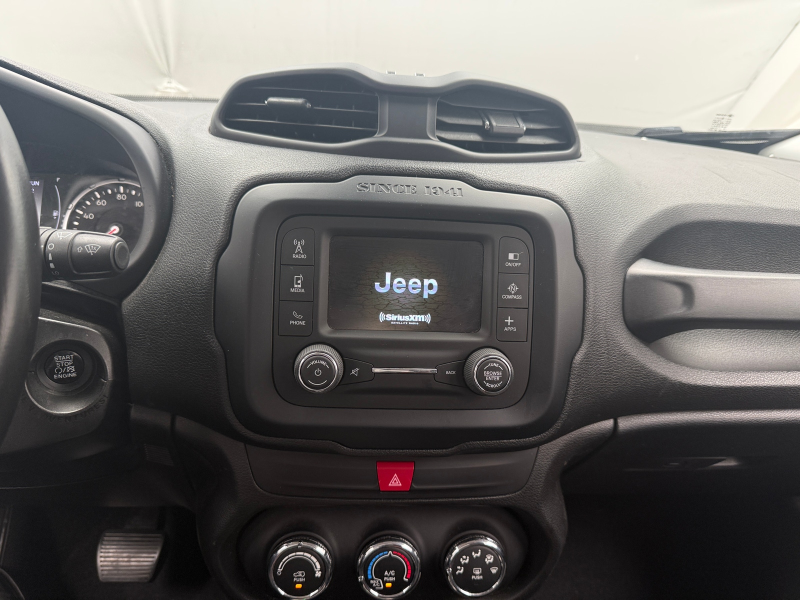 Thumbnail: 2017 Jeep Renegade - 4