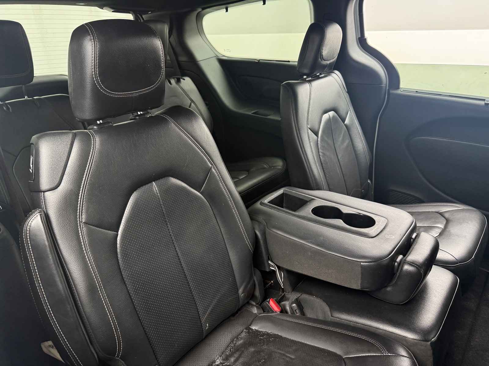 Thumbnail: 2018 Chrysler Pacifica - 5