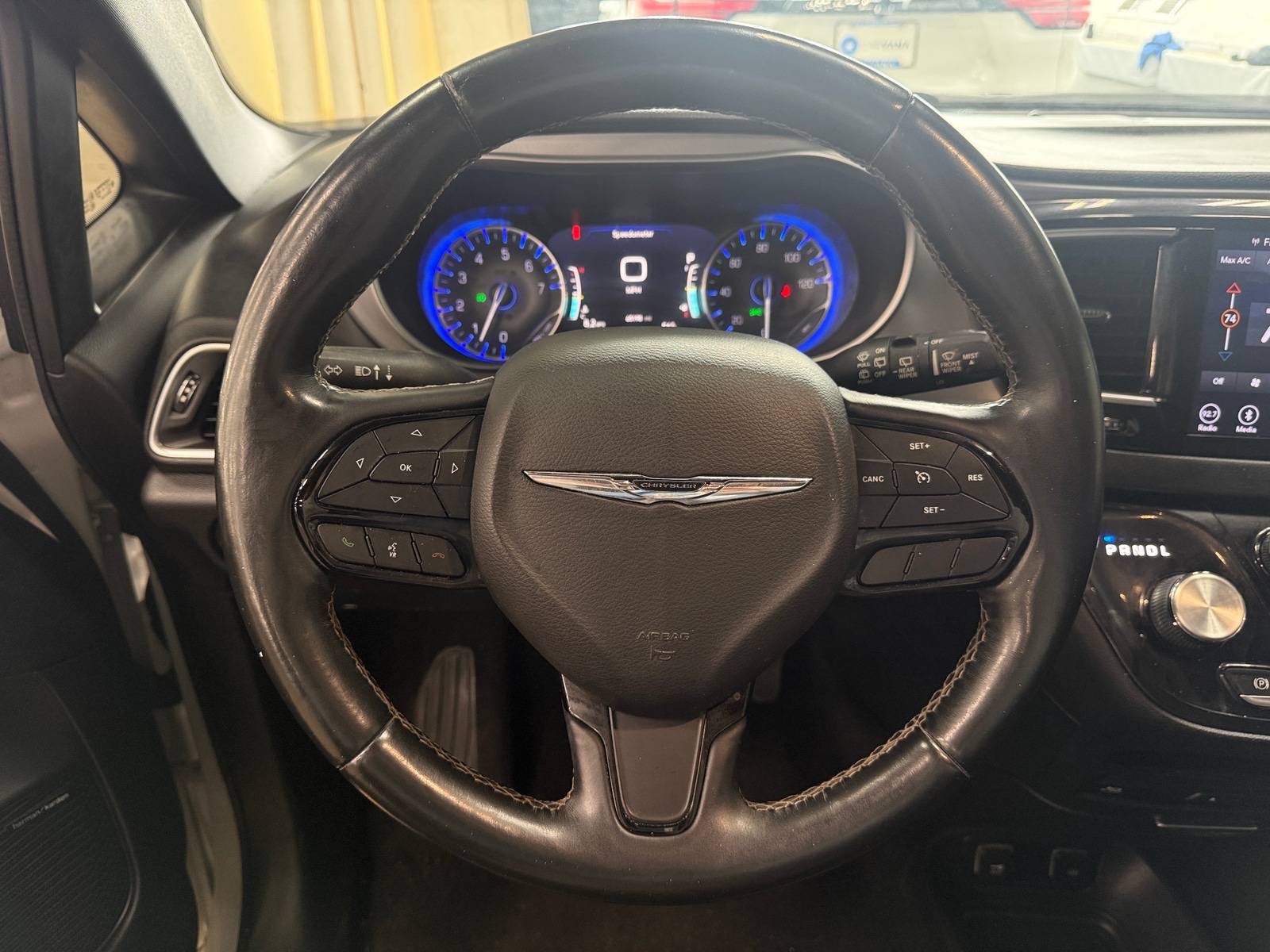 Thumbnail: 2018 Chrysler Pacifica - 4