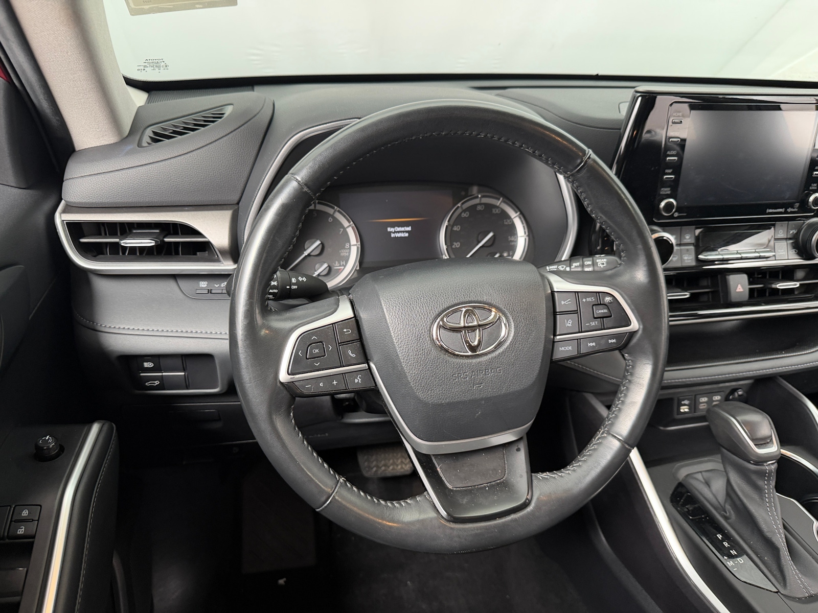 Thumbnail: 2022 Toyota Highlander - 4
