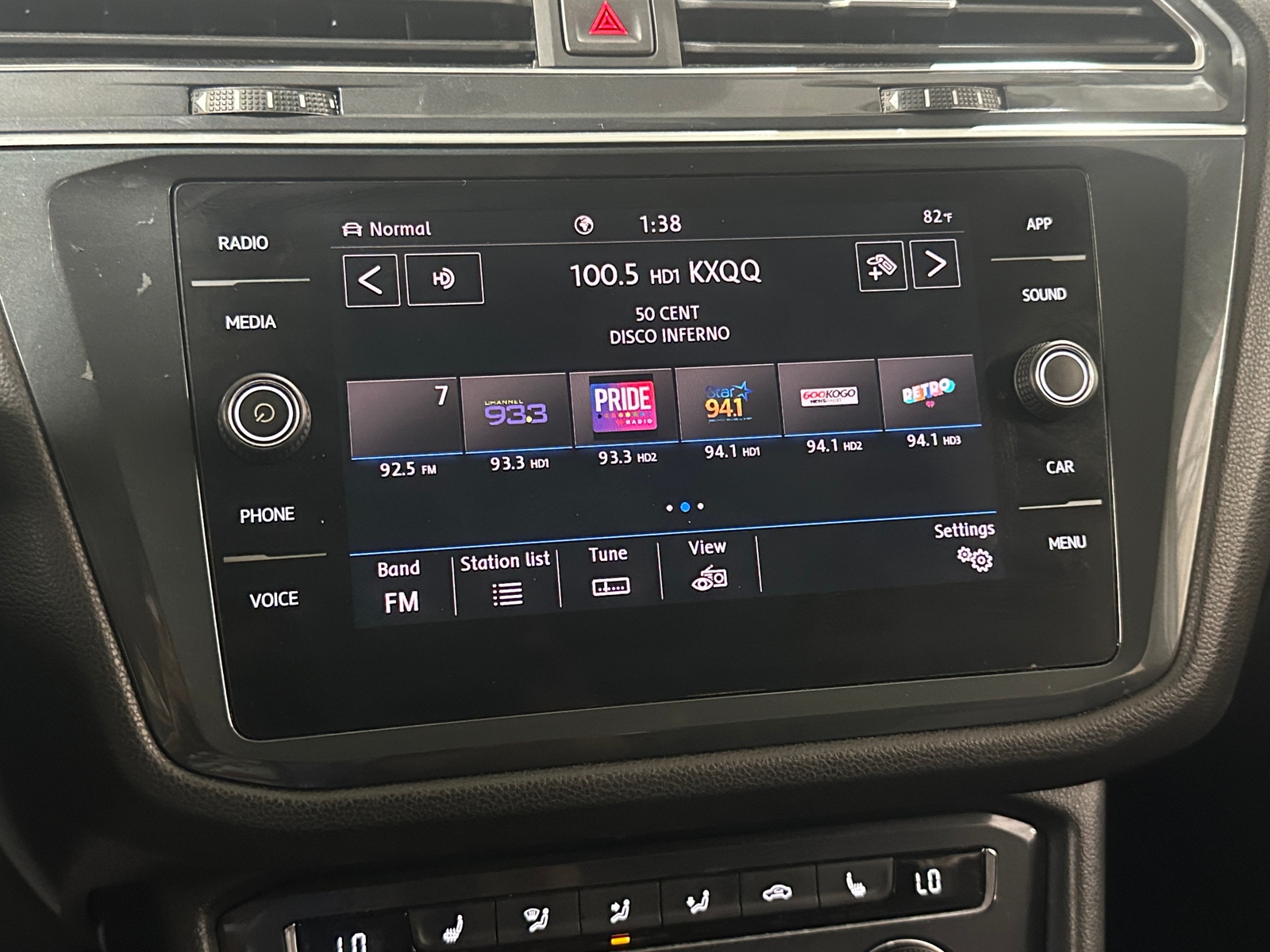 Thumbnail: 2020 Volkswagen Tiguan - 3