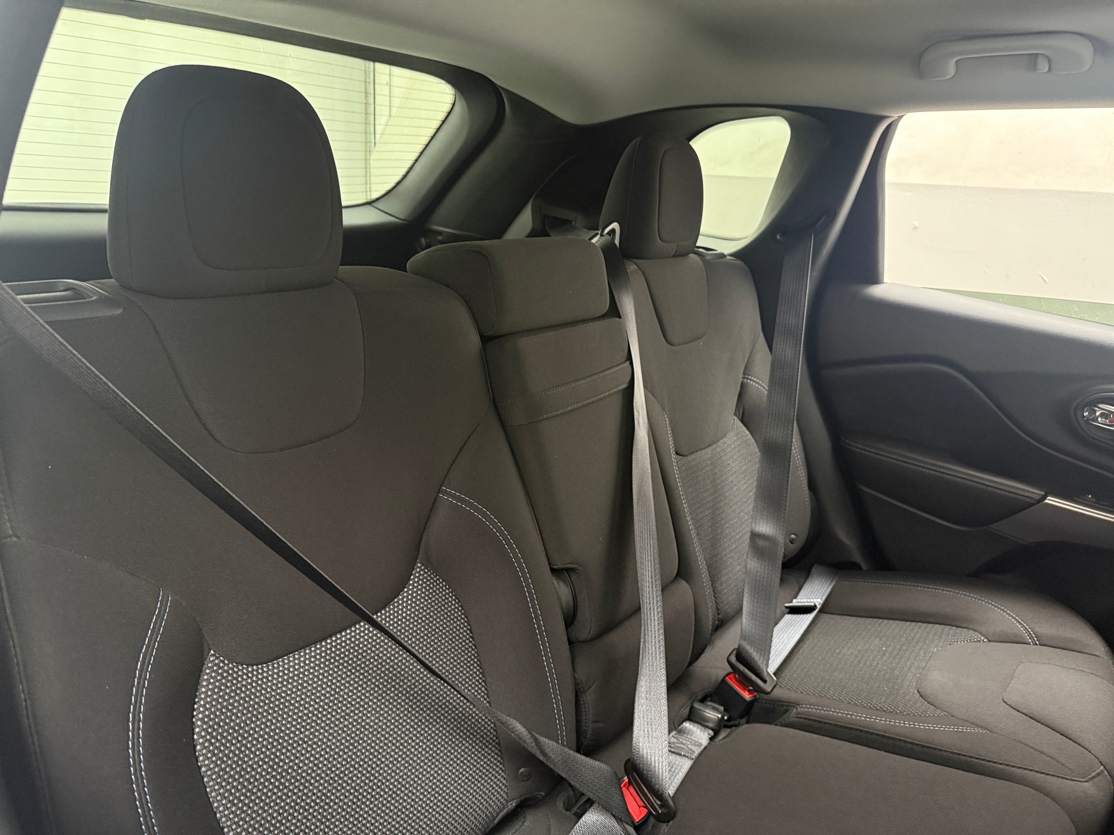 Thumbnail: 2019 Jeep Cherokee - 6