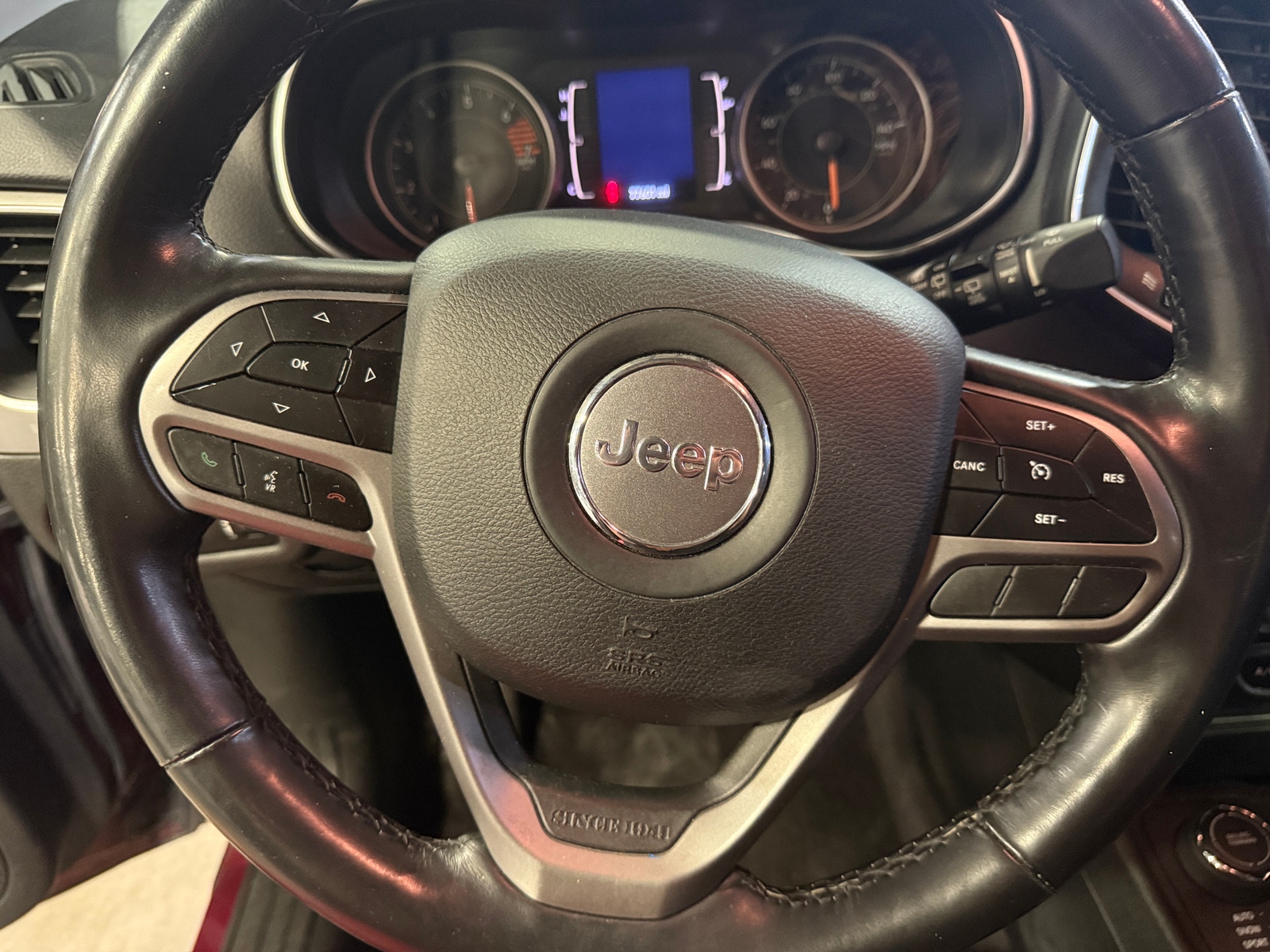 Thumbnail: 2019 Jeep Cherokee - 5