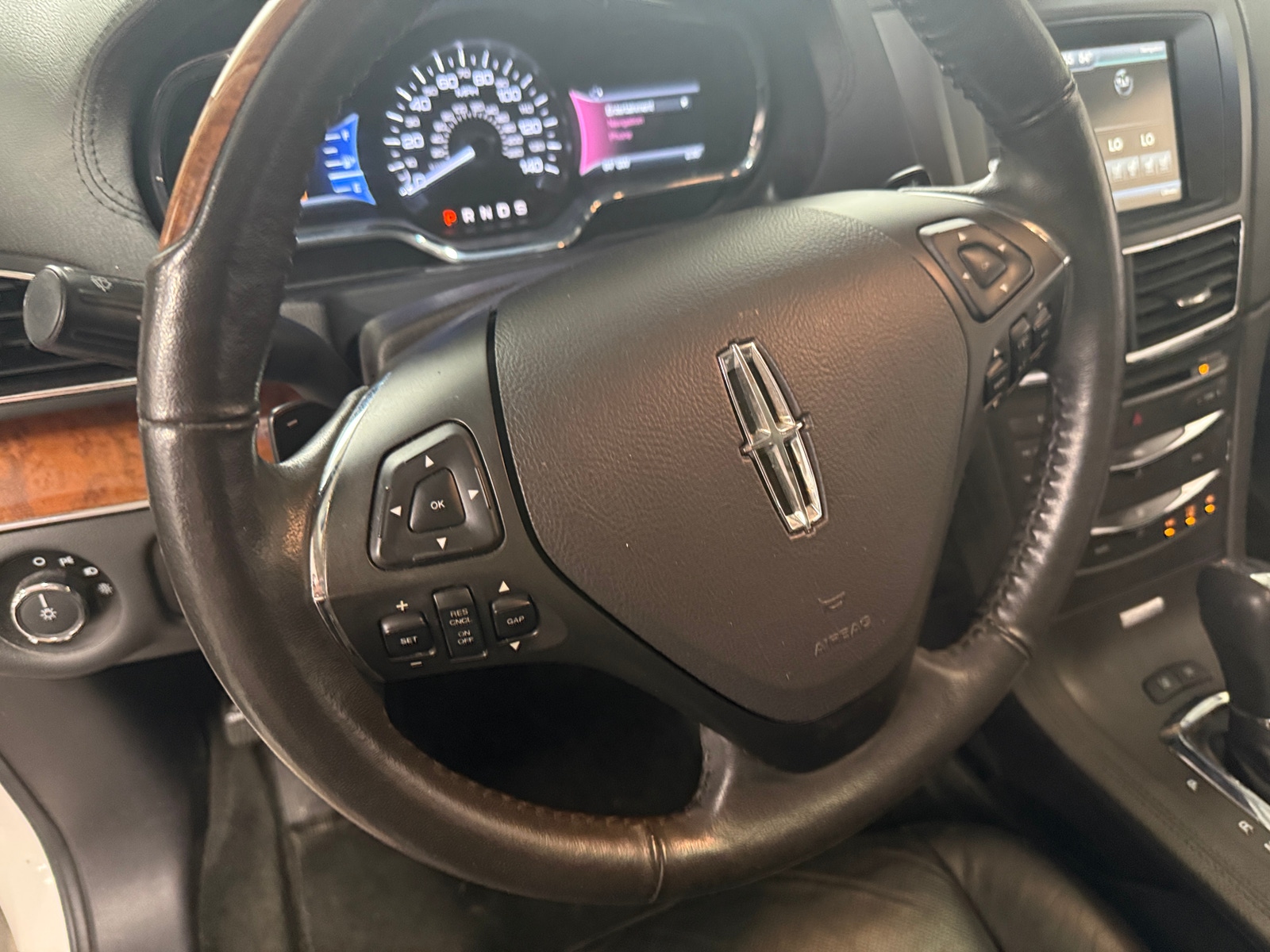 Thumbnail: 2015 Lincoln MKT - 4