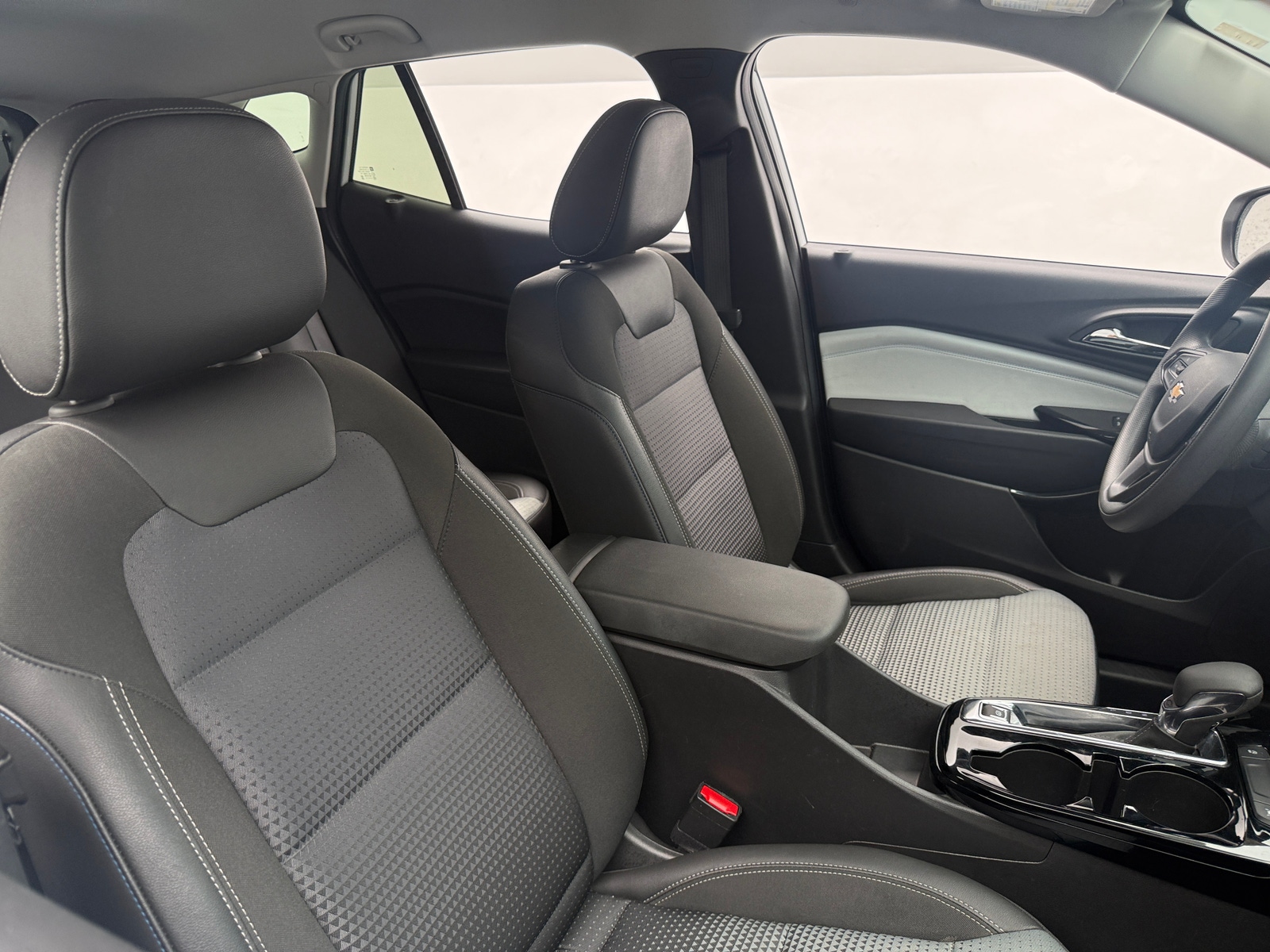 Thumbnail: 2025 Chevrolet Trax - 2