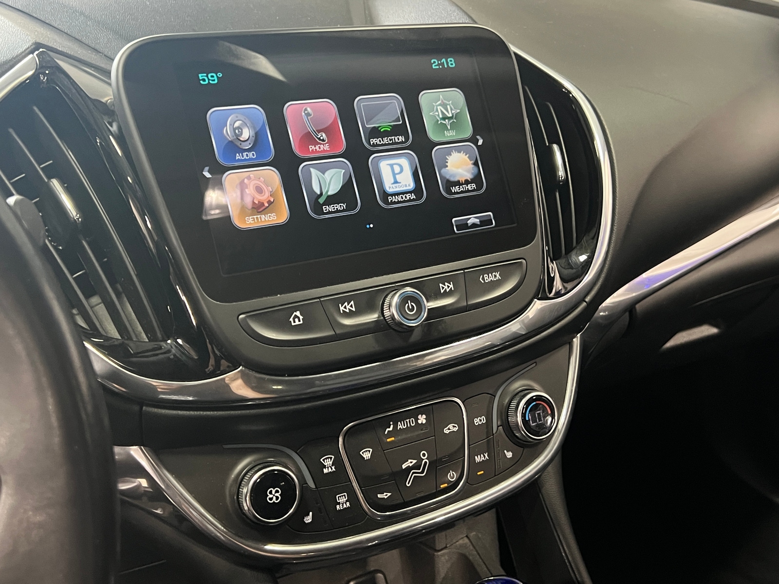 Thumbnail: 2016 Chevrolet Volt - 3