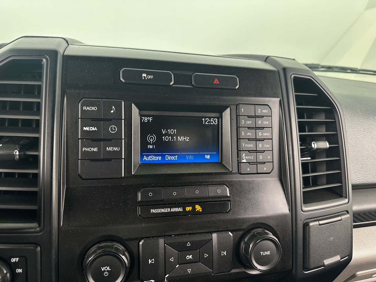 Thumbnail: 2016 Ford Econoline - 4