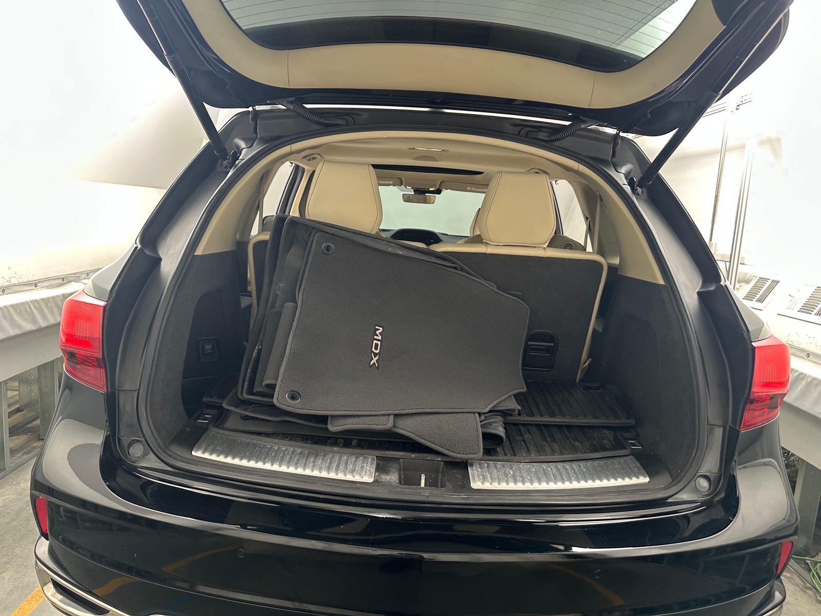 Thumbnail: 2017 Acura MDX - 6