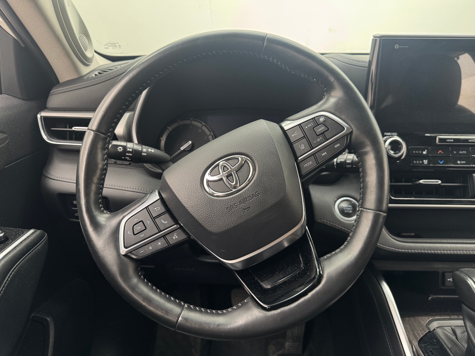 Thumbnail: 2021 Toyota Highlander - 5