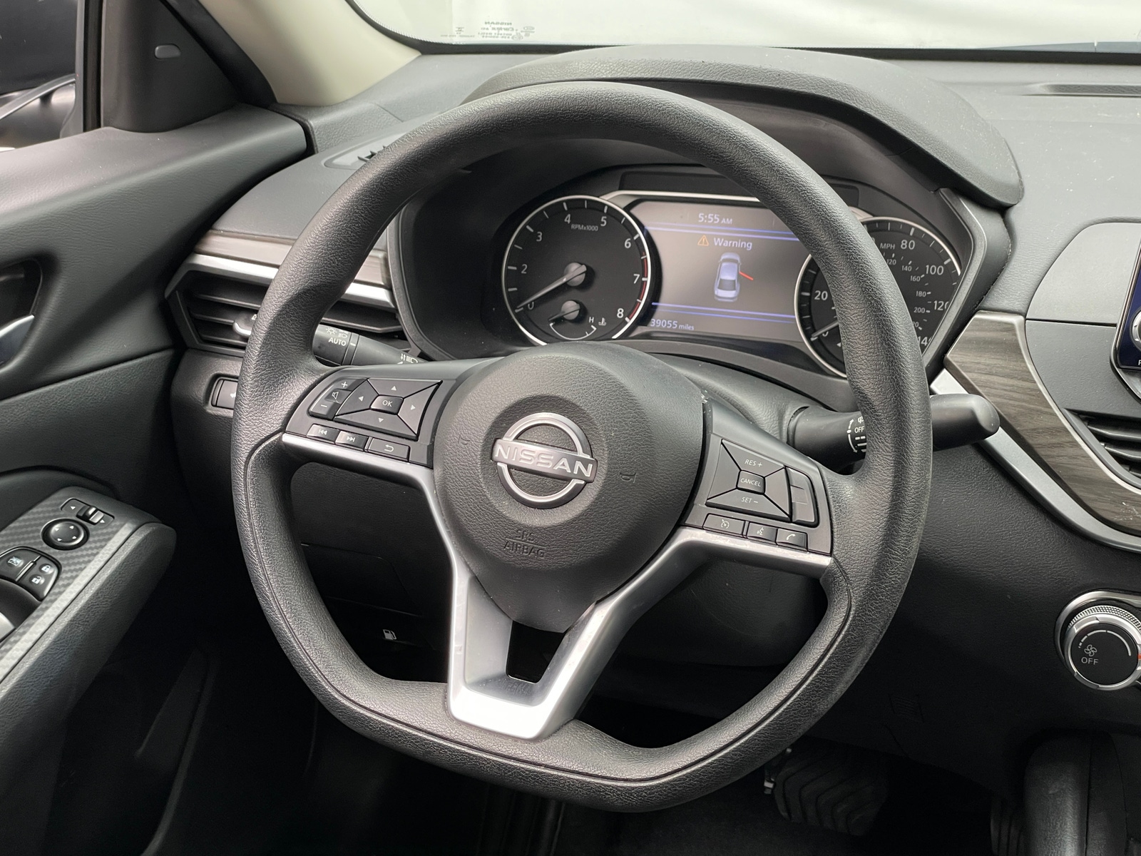 Thumbnail: 2025 Nissan Altima - 5