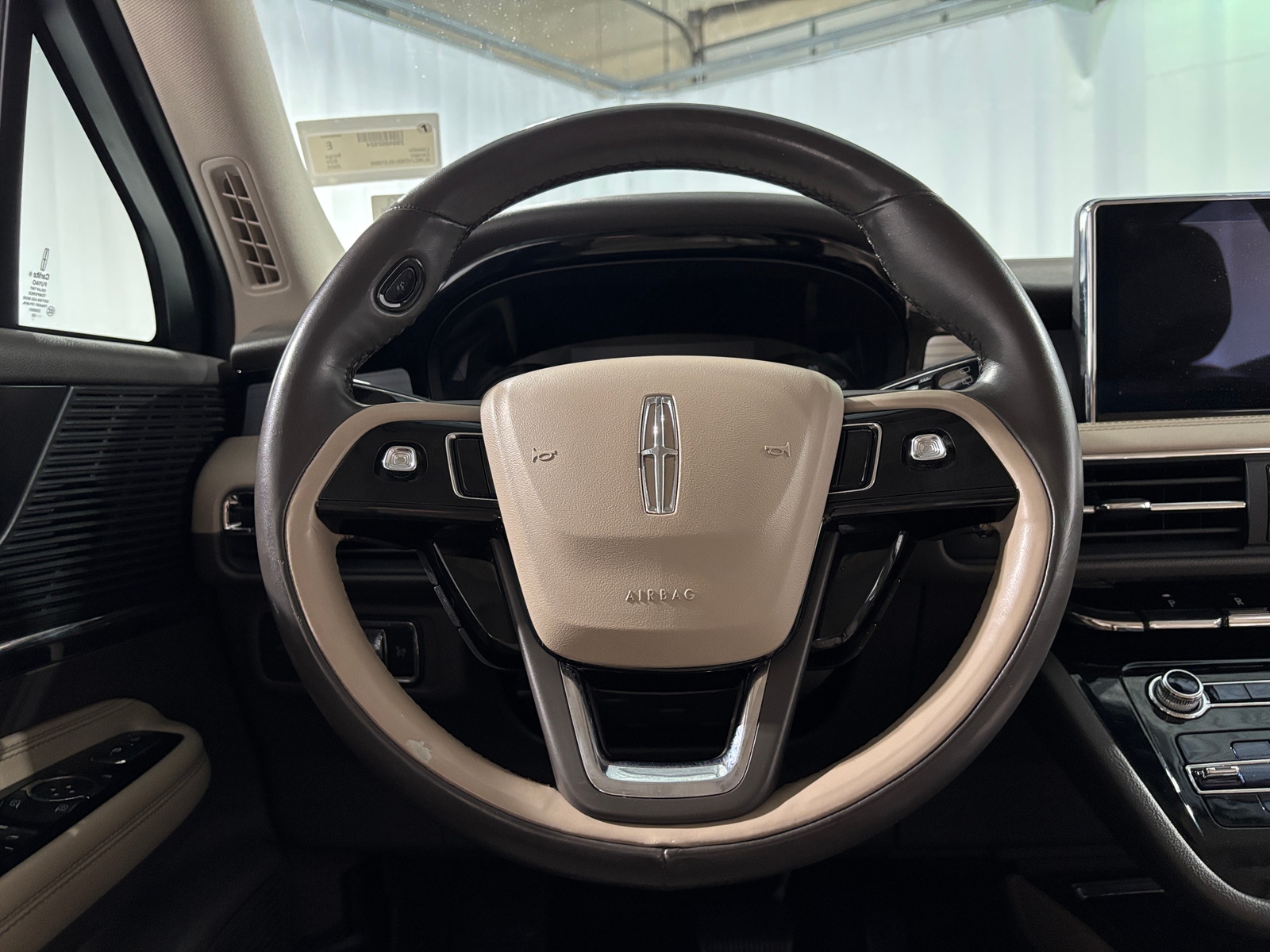 Thumbnail: 2020 Lincoln Corsair - 4