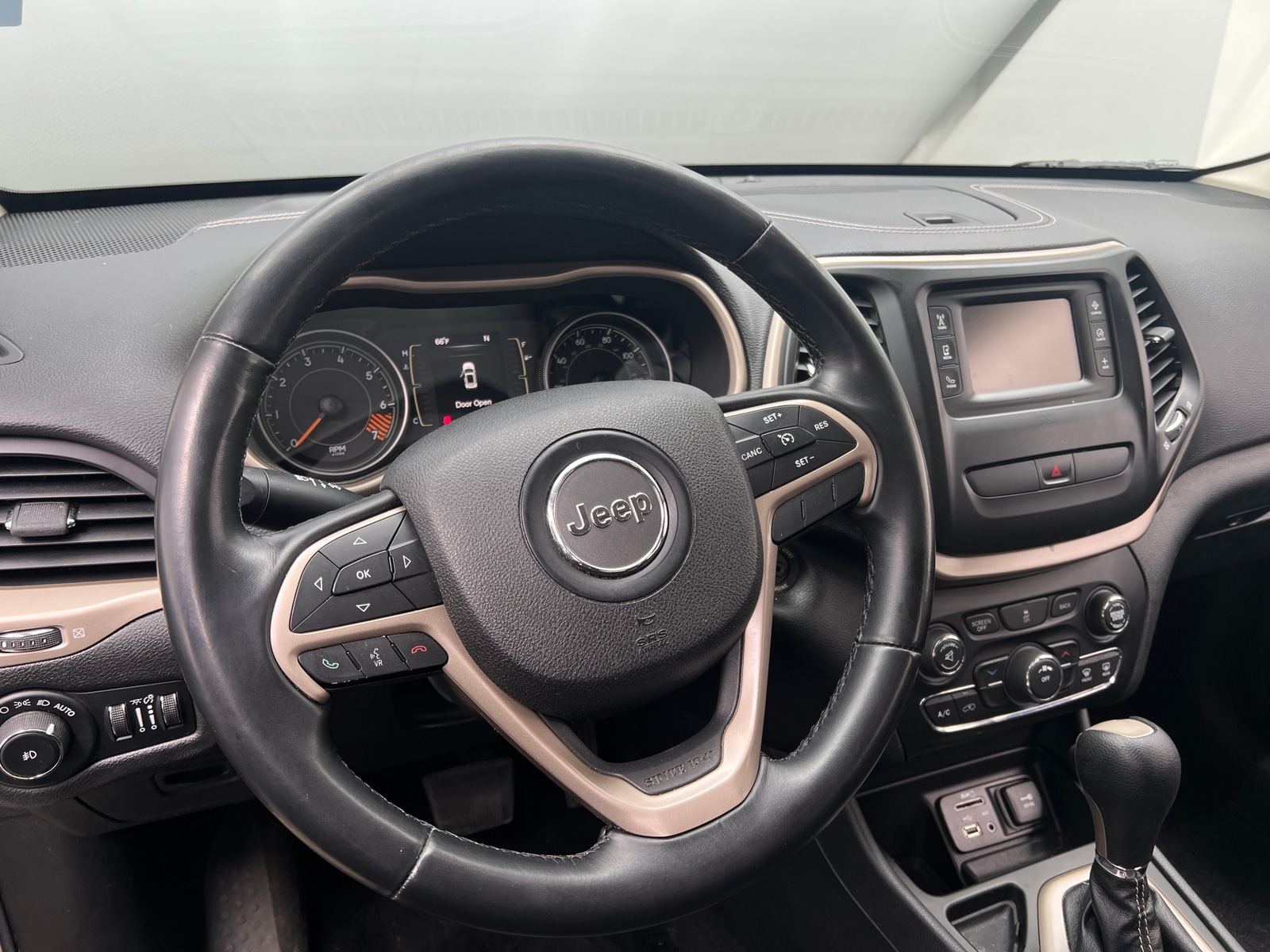 Thumbnail: 2015 Jeep Cherokee - 5