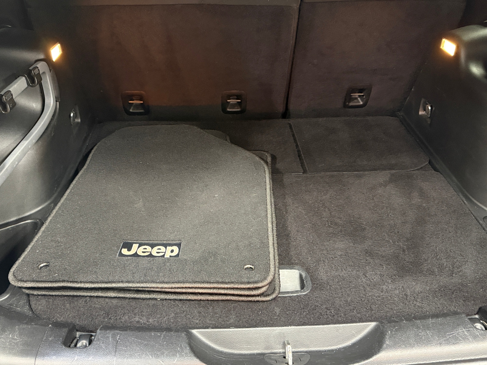 Thumbnail: 2015 Jeep Cherokee - 7