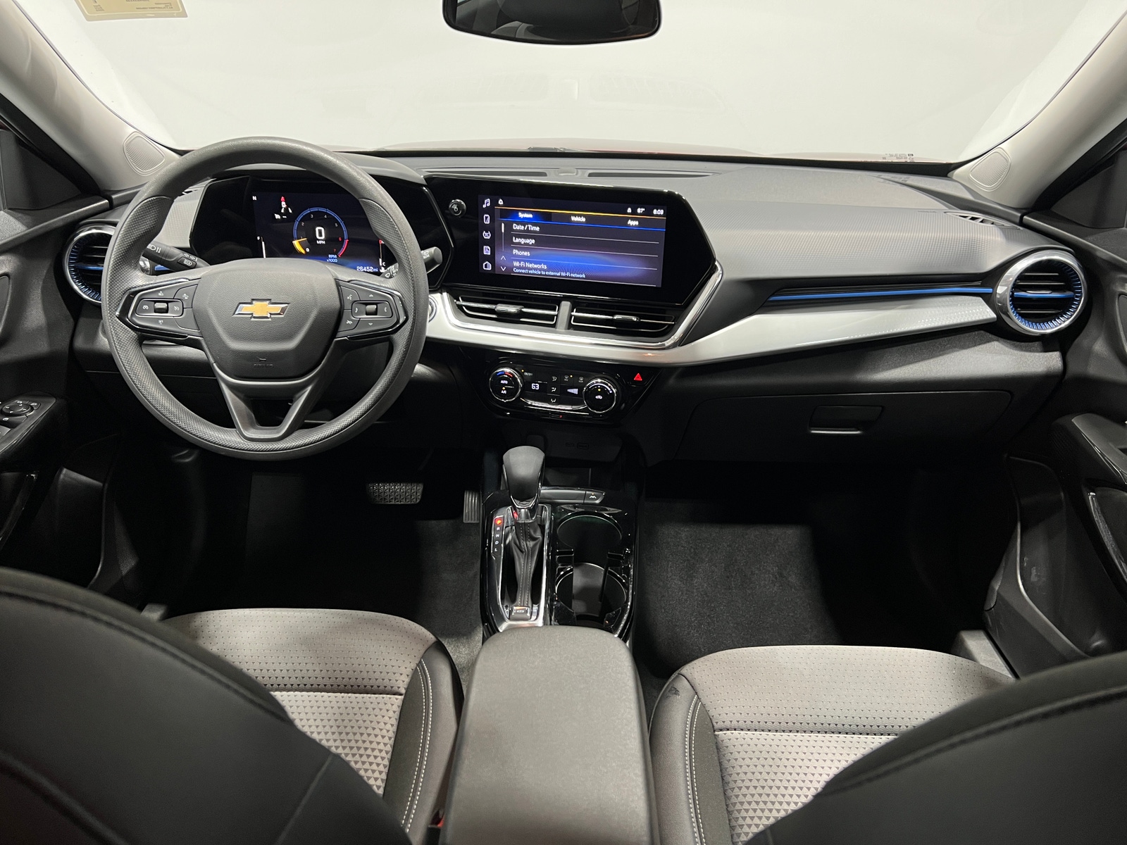 Thumbnail: 2025 Chevrolet Trax - 3