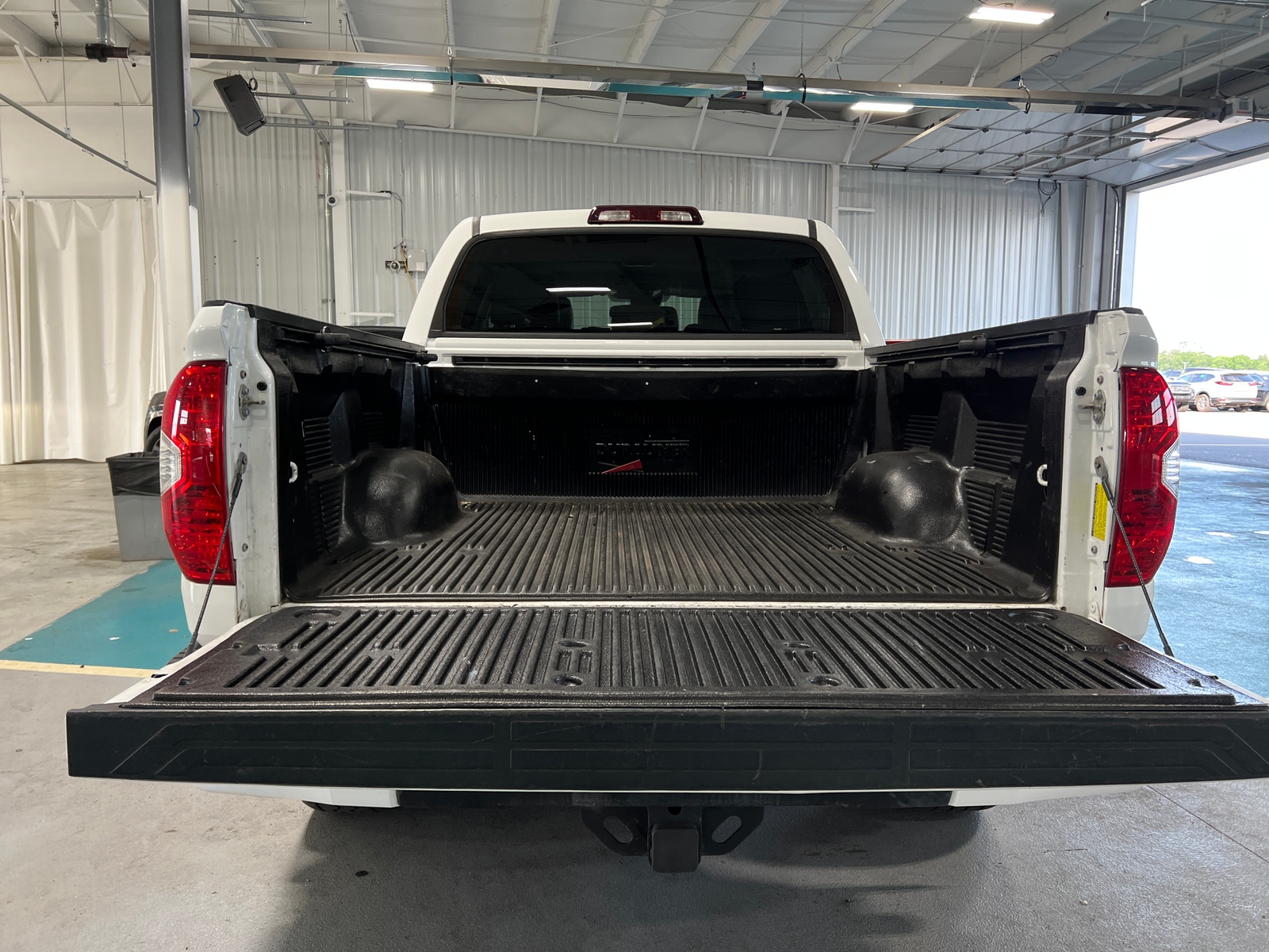 Thumbnail: 2018 Toyota Tundra - 6