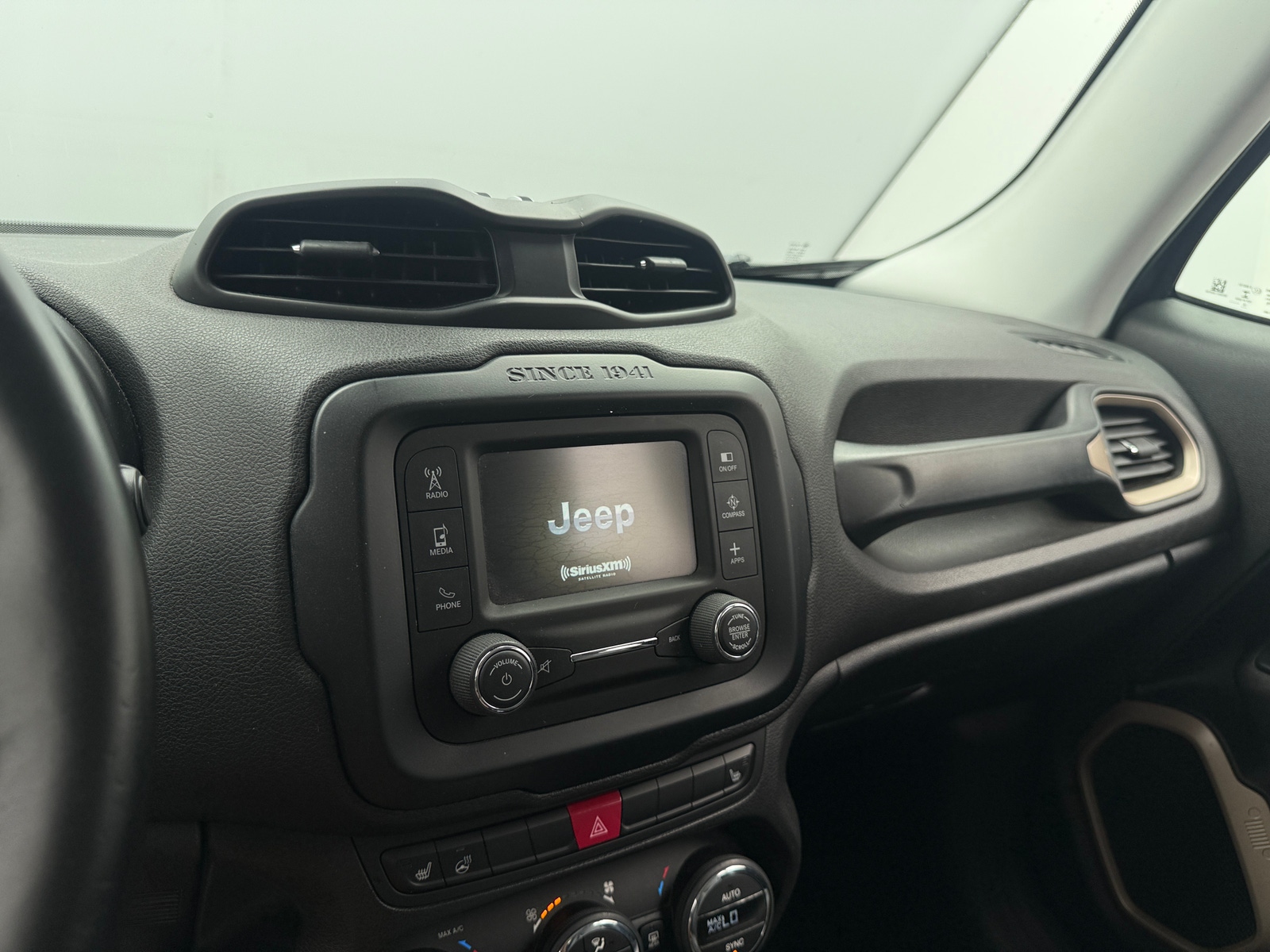 Thumbnail: 2017 Jeep Renegade - 3