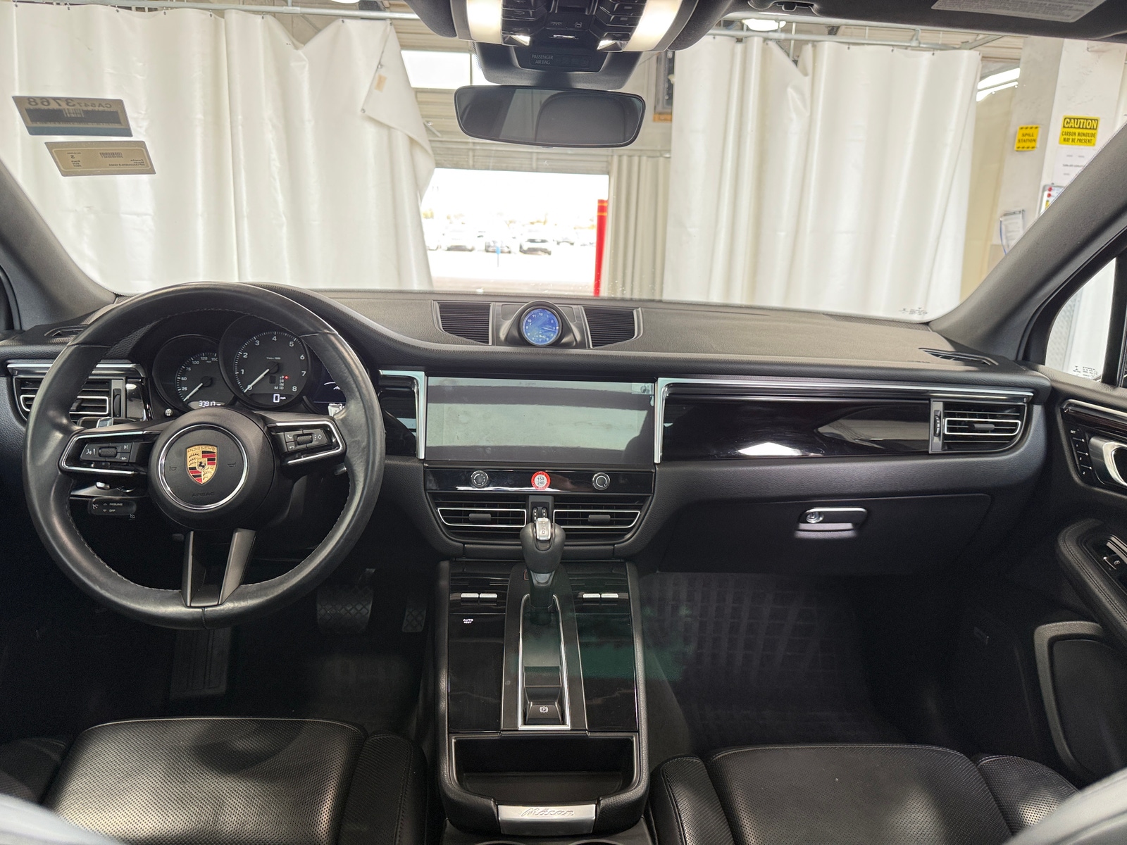 Thumbnail: 2022 Porsche Macan - 2