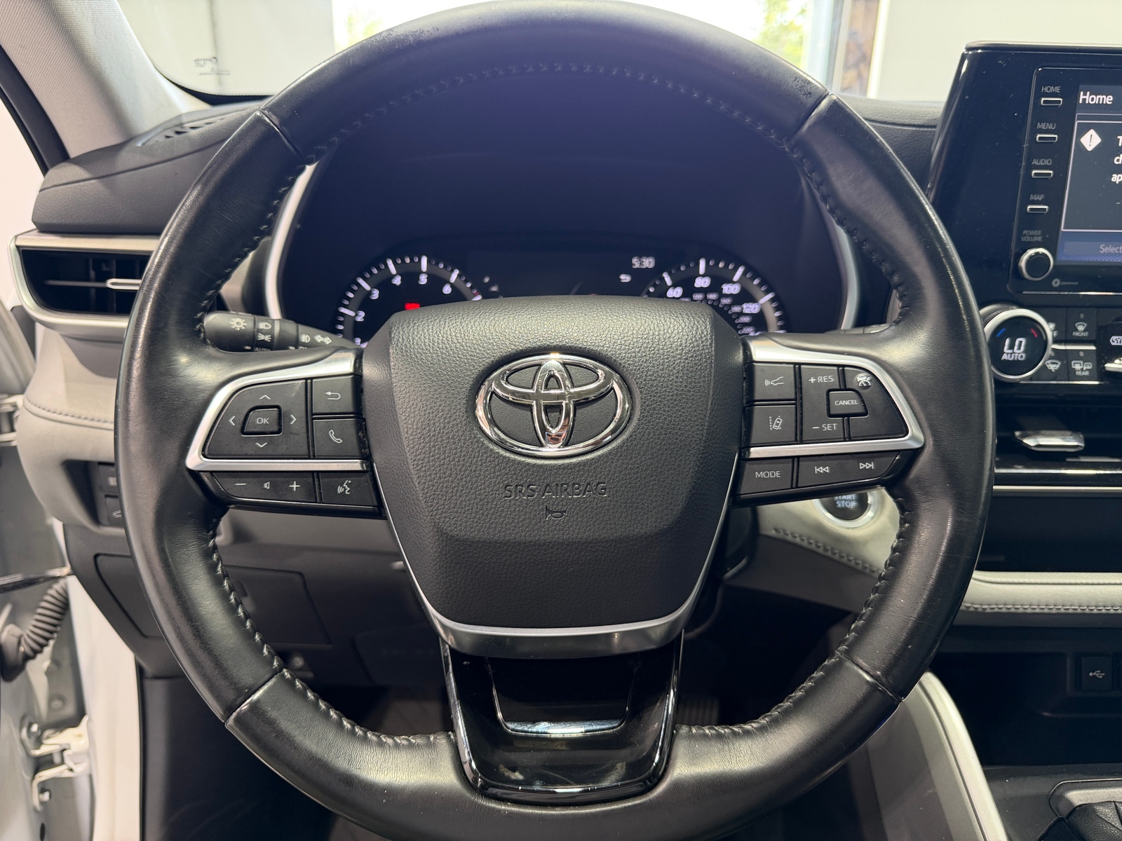 Thumbnail: 2021 Toyota Highlander - 4