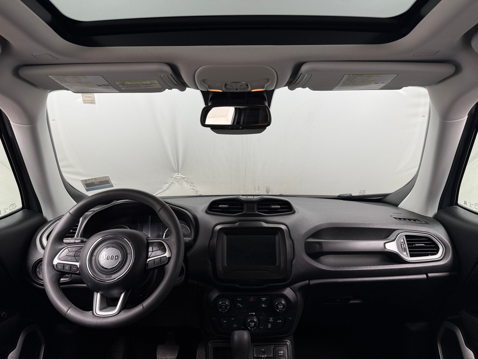 Thumbnail: 2018 Jeep Renegade - 3
