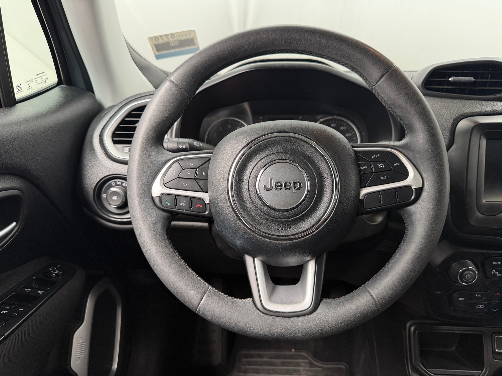 Thumbnail: 2018 Jeep Renegade - 5