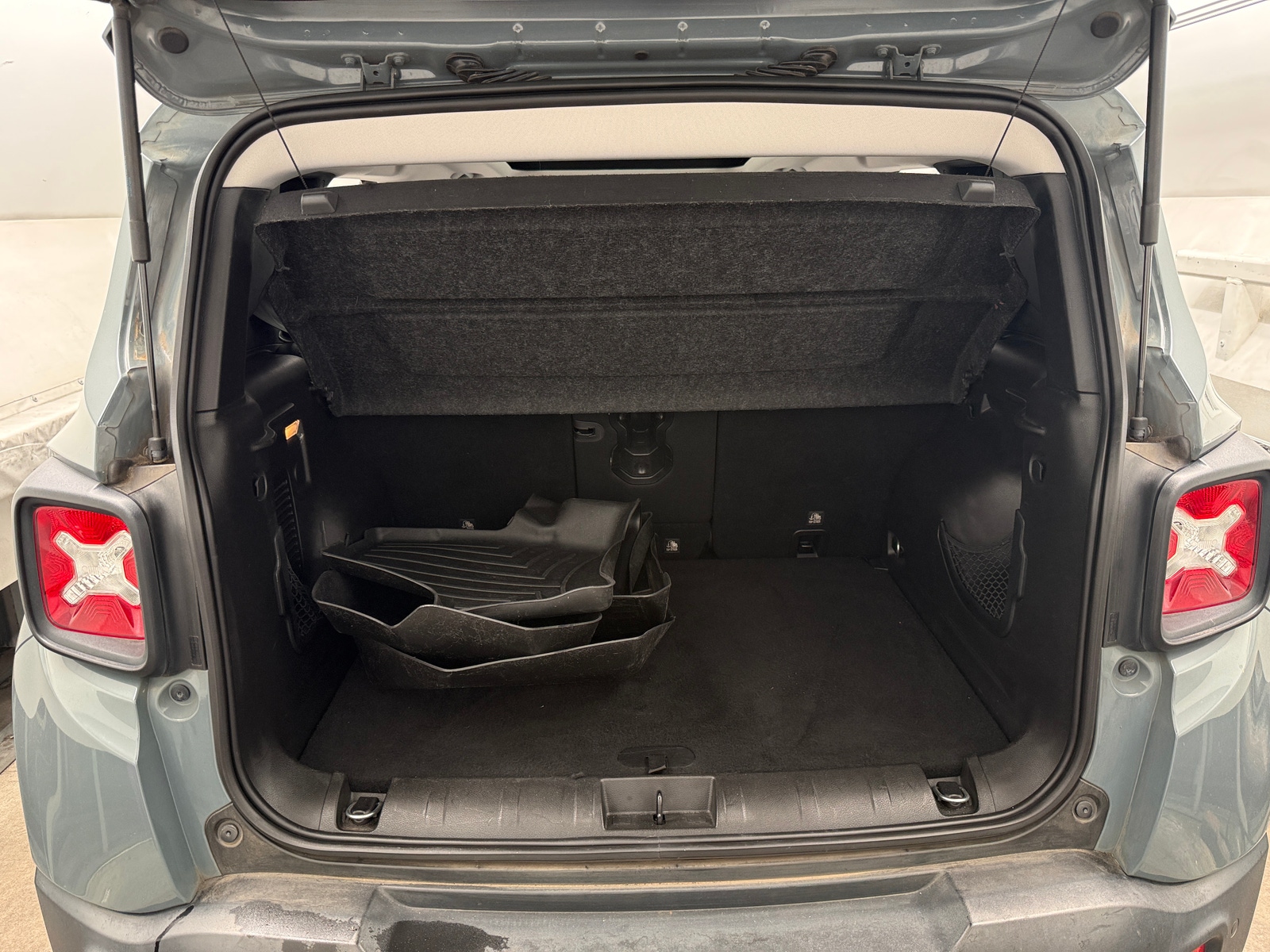 Thumbnail: 2018 Jeep Renegade - 7