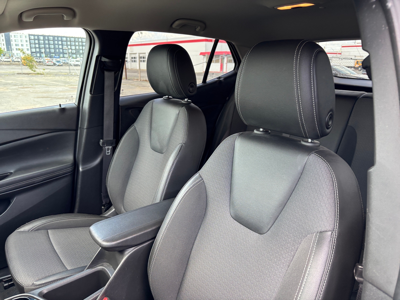 Thumbnail: 2025 Buick Encore GX - 2