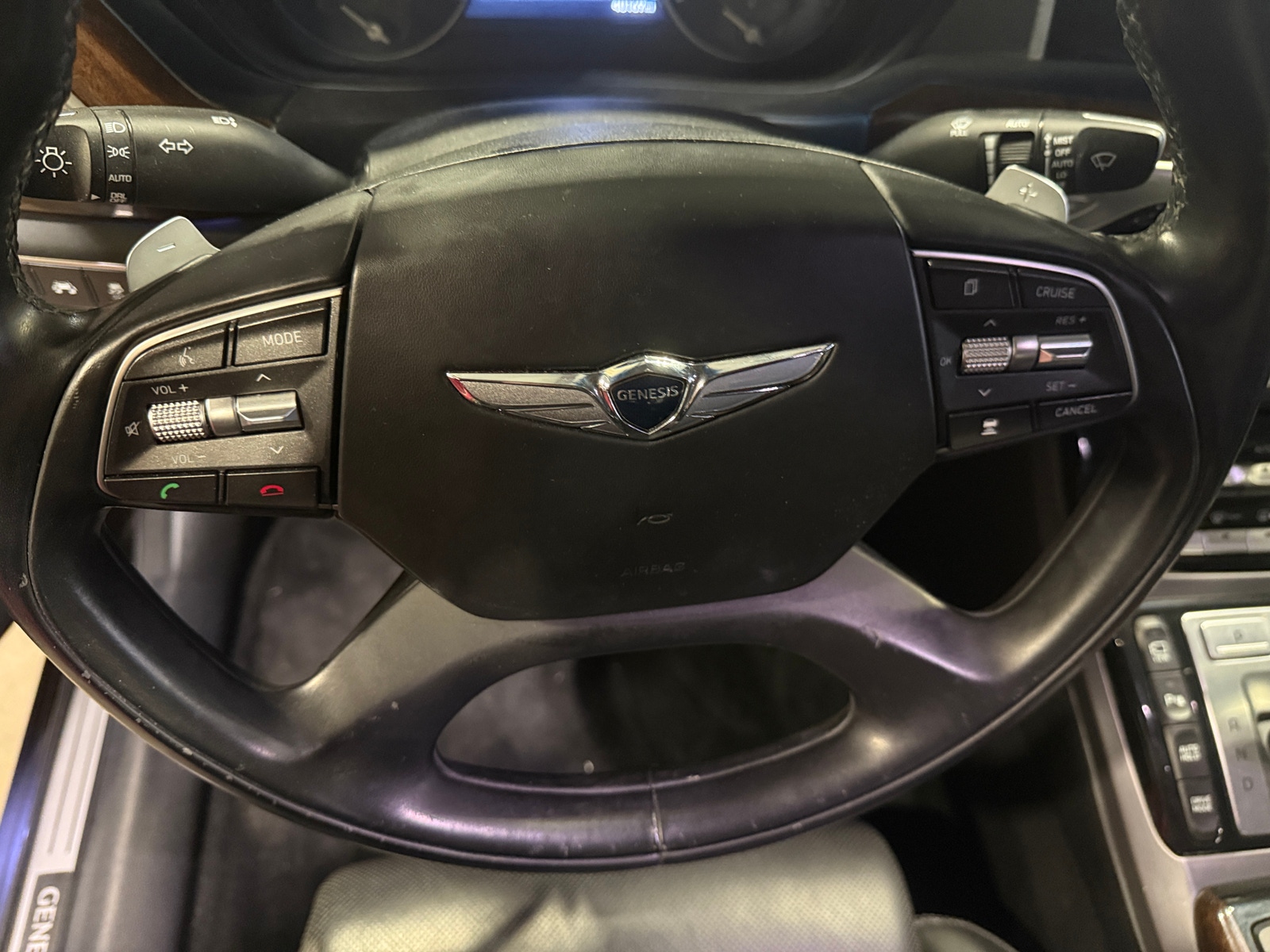 Thumbnail: 2017 Genesis G90 - 4