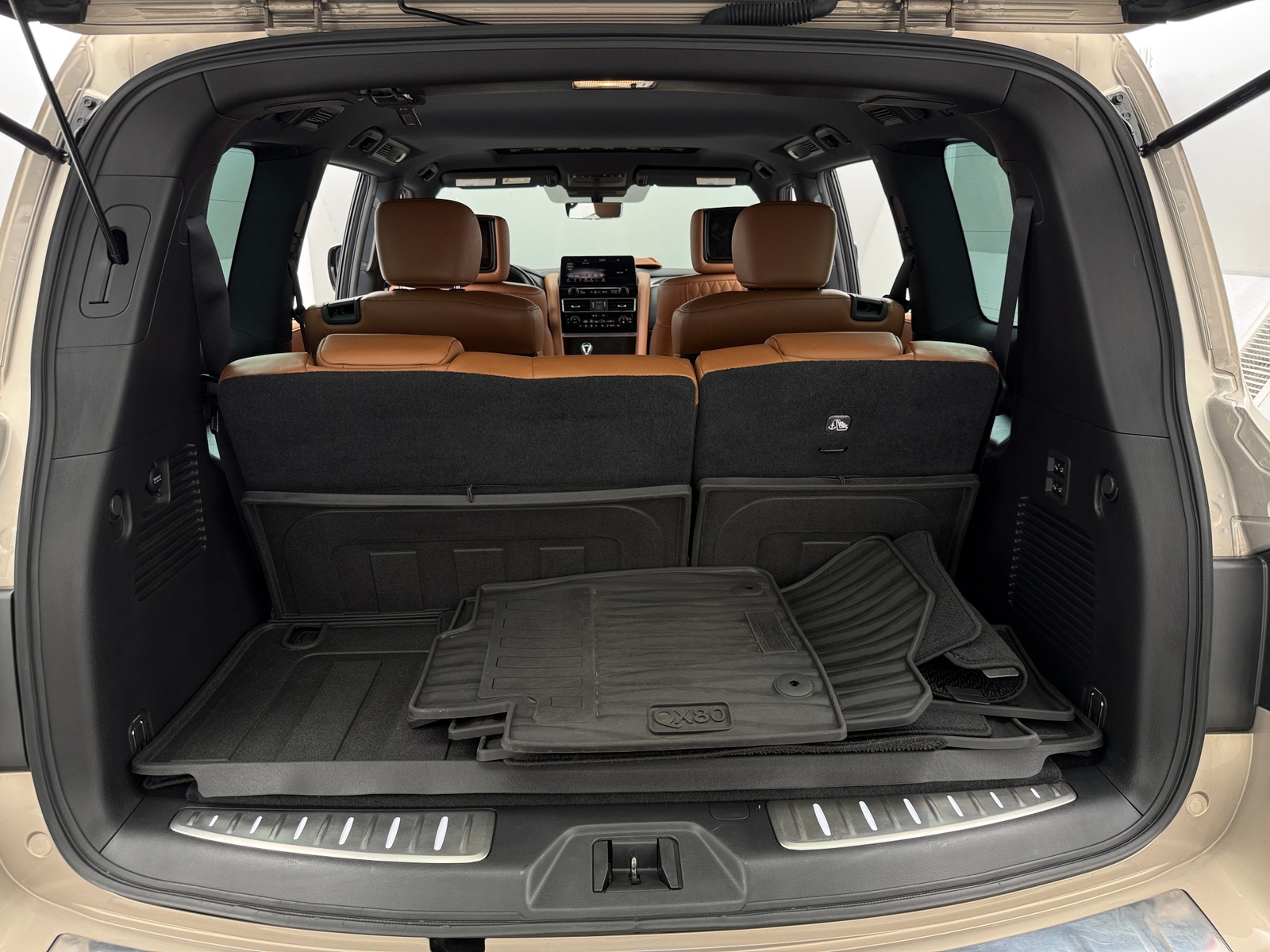 Thumbnail: 2023 INFINITI QX80 - 6