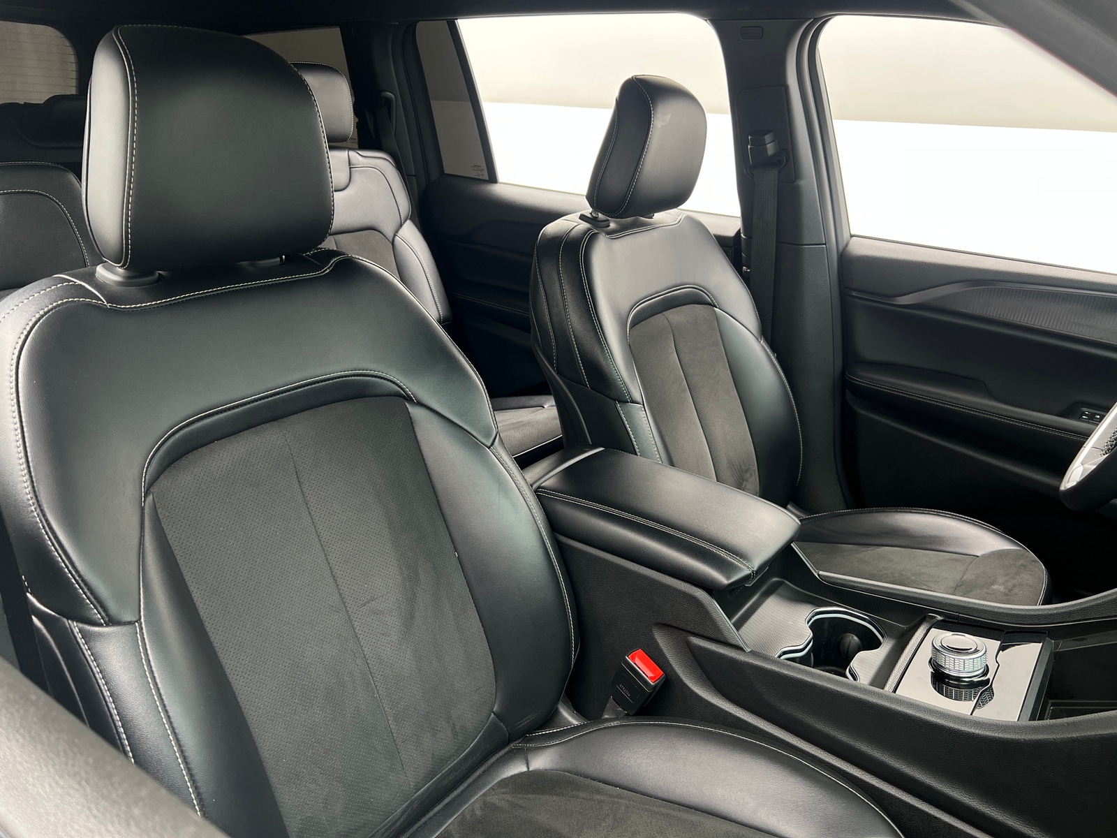 Thumbnail: 2023 Jeep Grand Cherokee L - 2