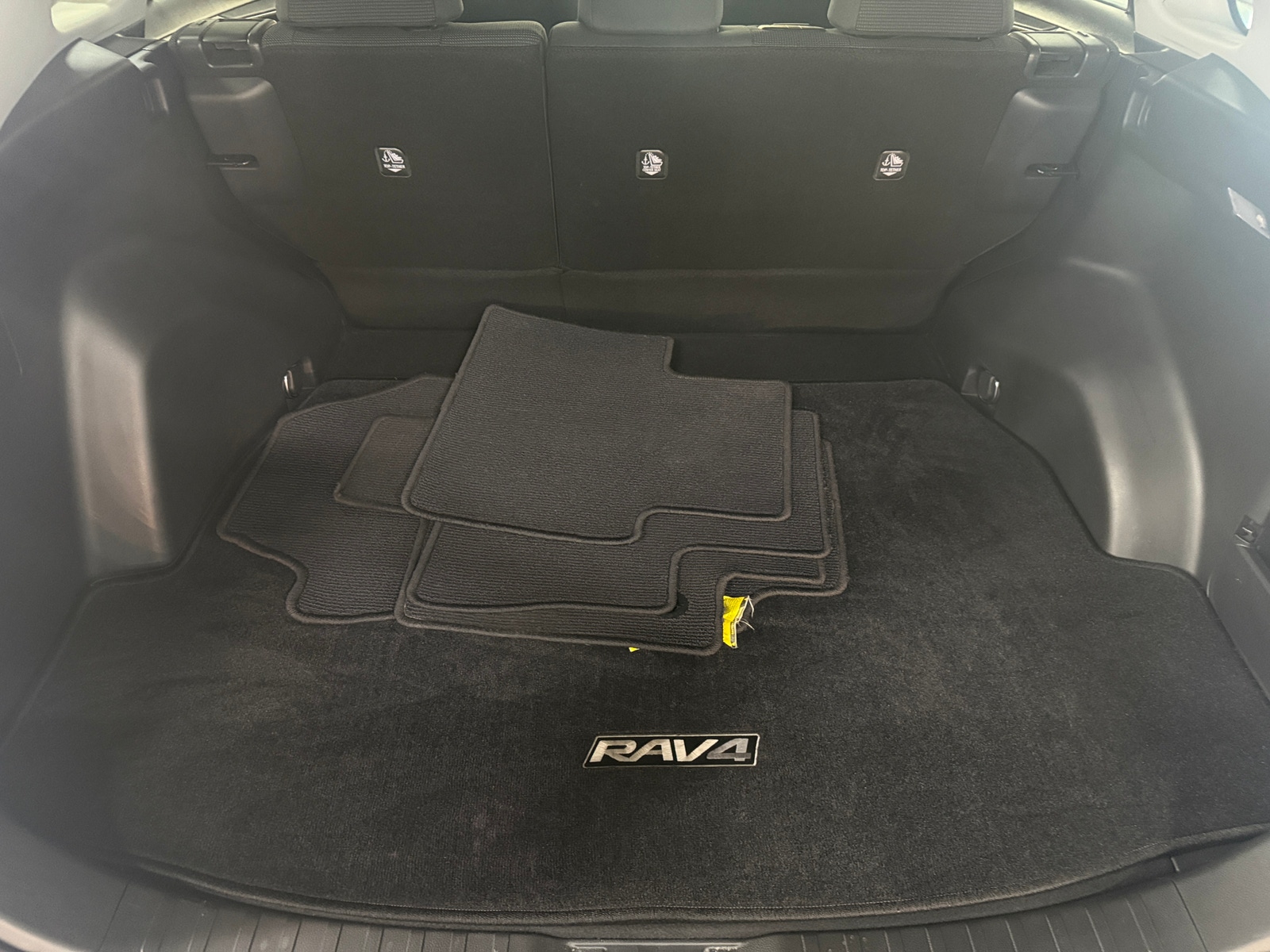 Thumbnail: 2019 Toyota RAV4 - 7