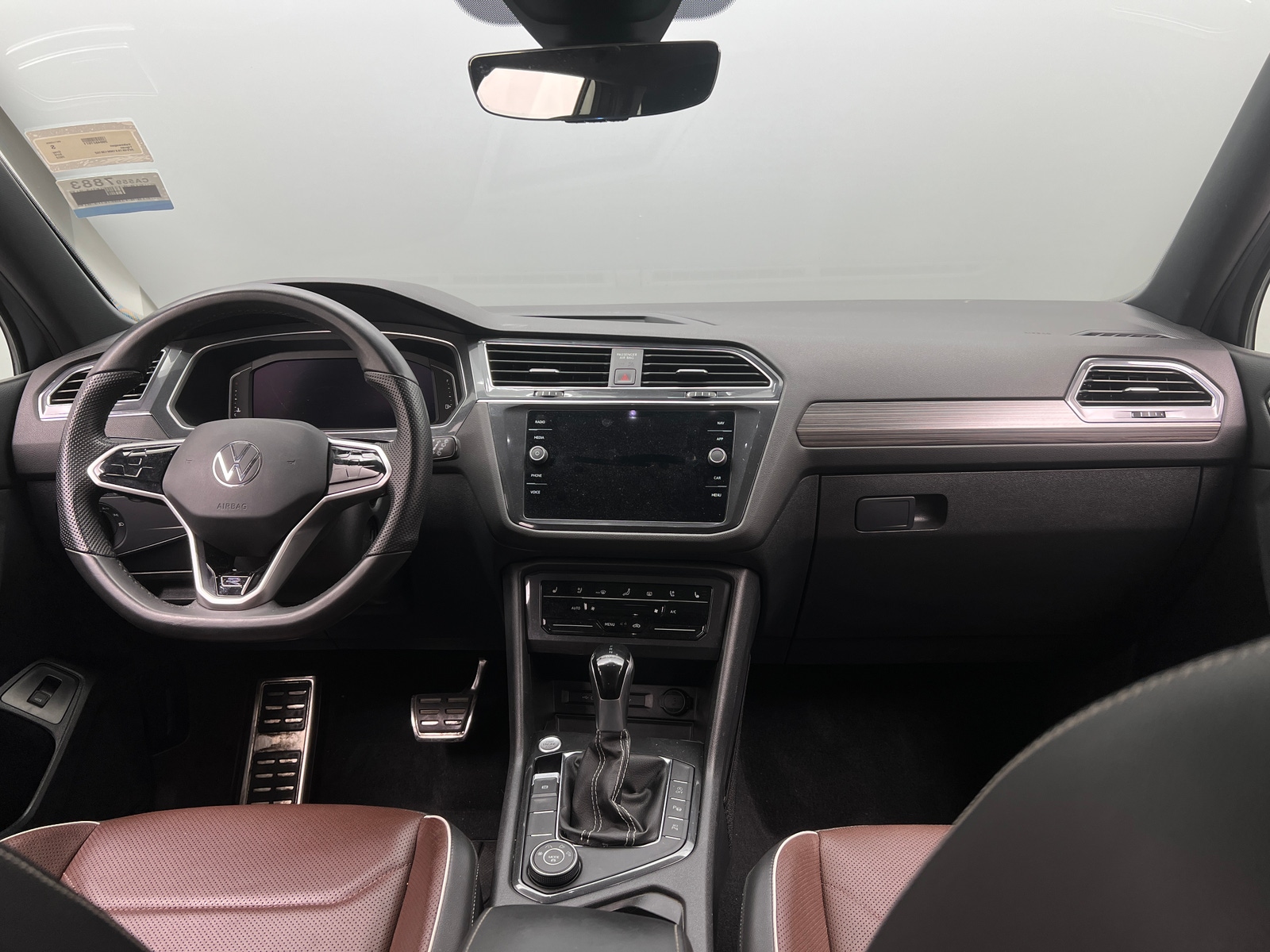 Thumbnail: 2022 Volkswagen Tiguan - 2