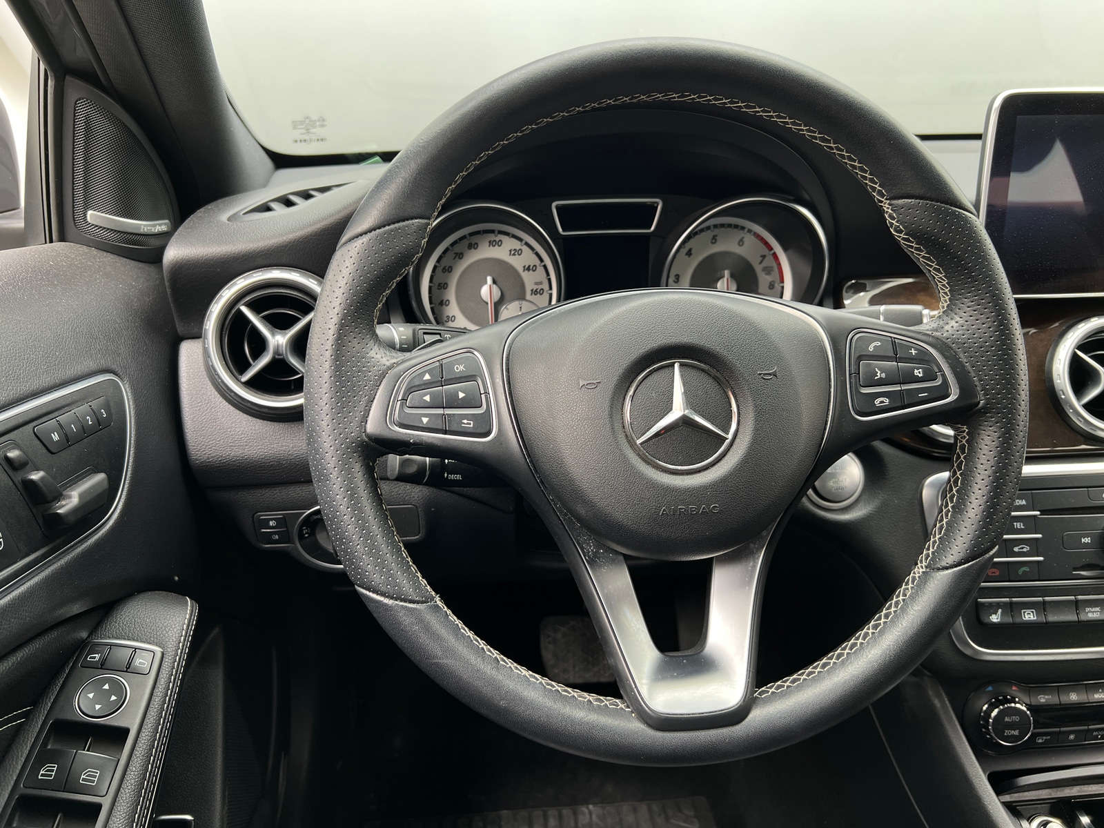 Thumbnail: 2016 Mercedes-Benz GLA - 4