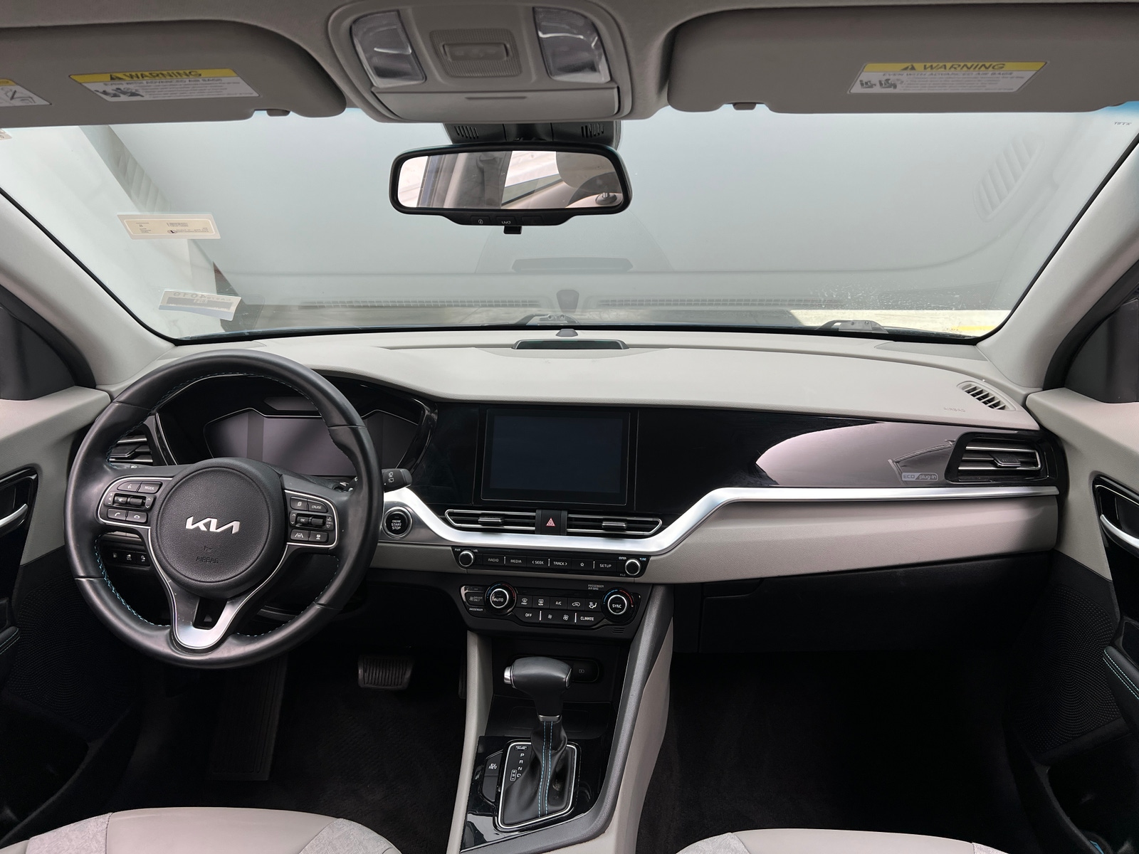 Thumbnail: 2022 Kia Niro - 3