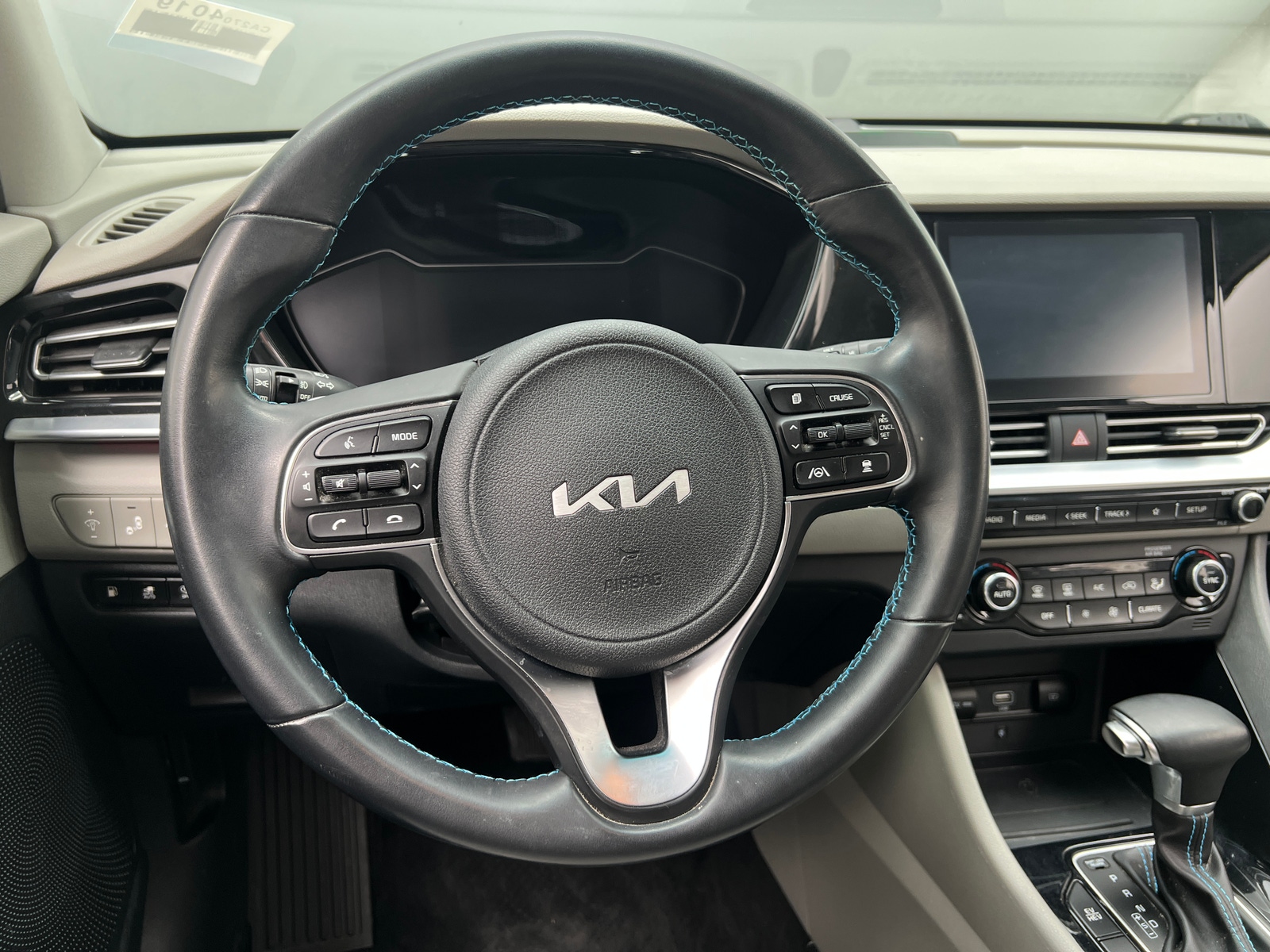 Thumbnail: 2022 Kia Niro - 5
