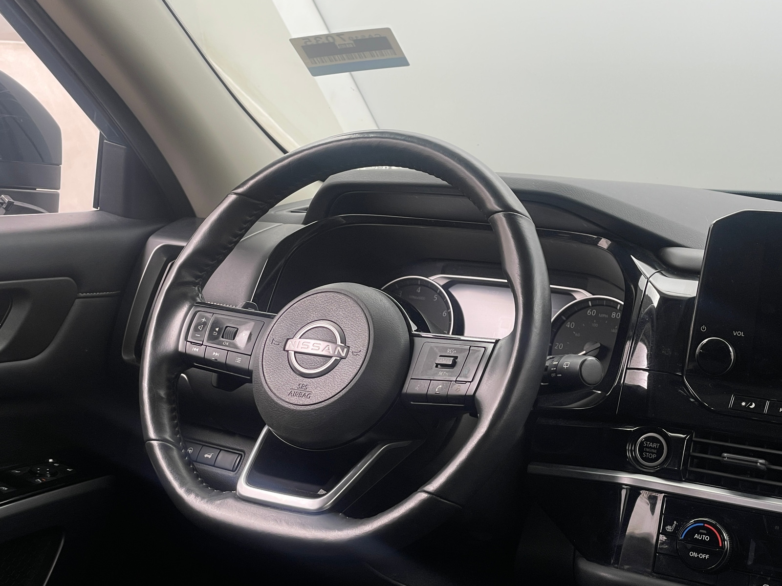 Thumbnail: 2023 Nissan Pathfinder - 4