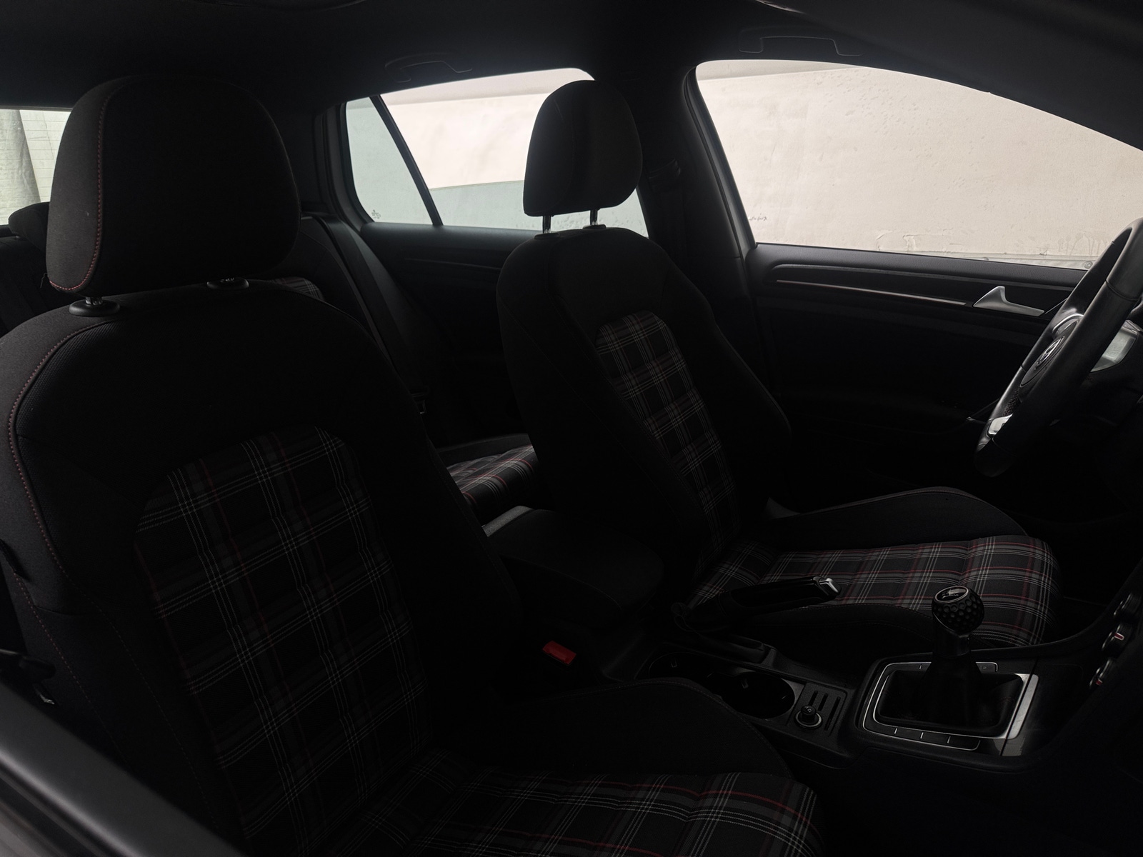 Thumbnail: 2017 Volkswagen Golf - 2