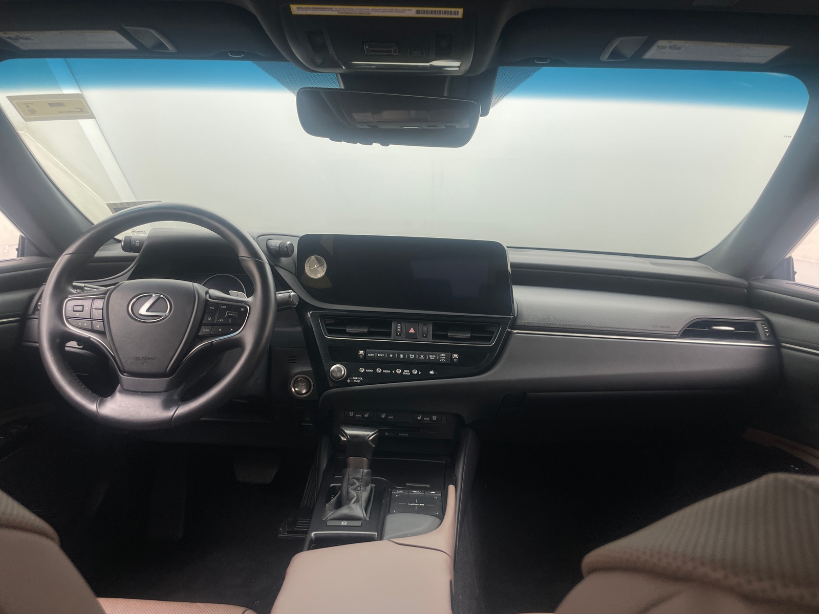 Thumbnail: 2022 Lexus ES - 2