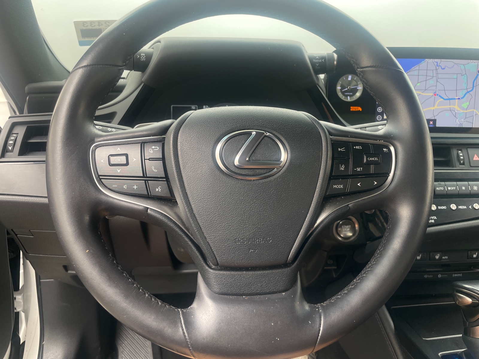 Thumbnail: 2022 Lexus ES - 4