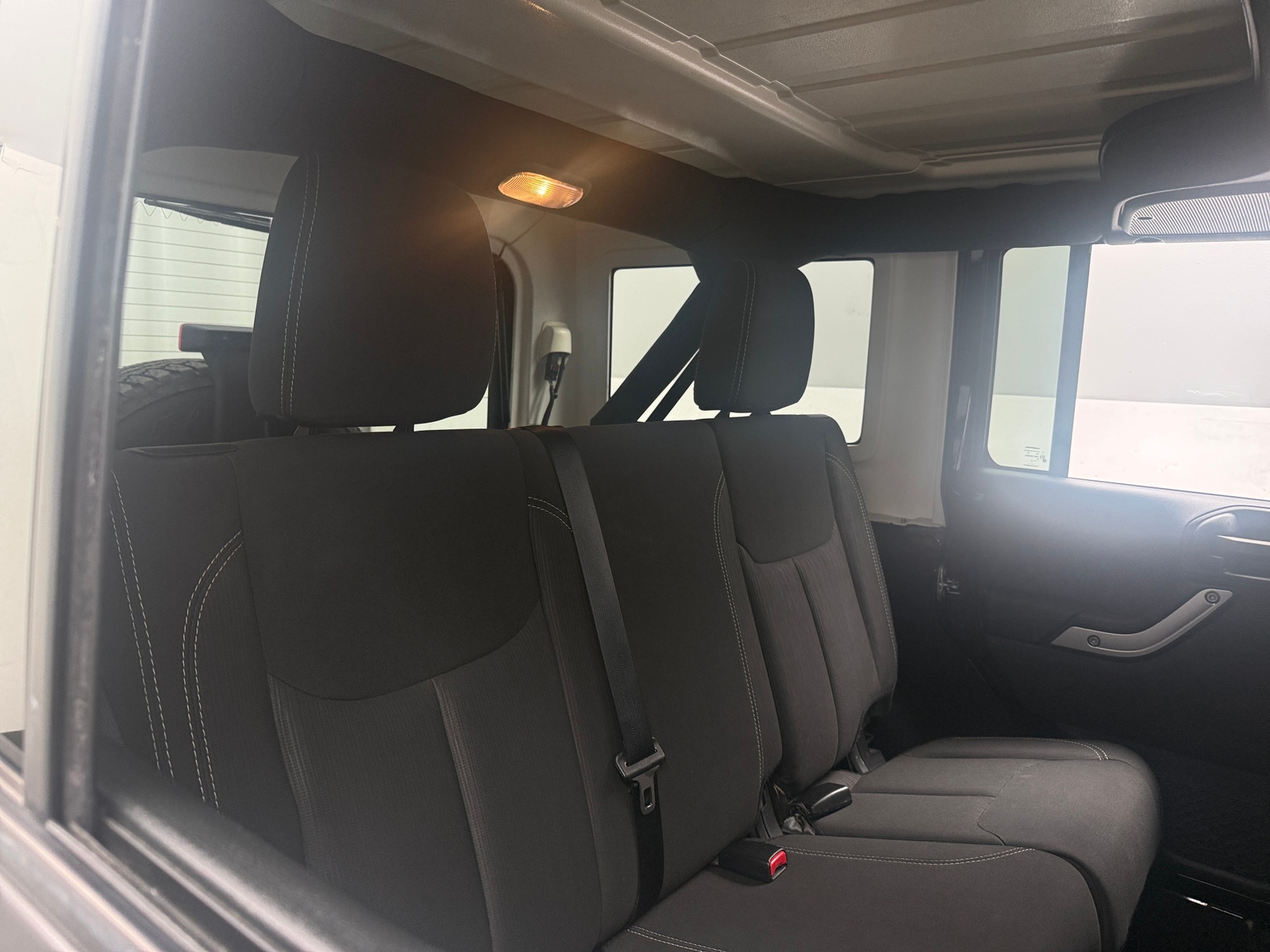 Thumbnail: 2018 Jeep Wrangler - 6