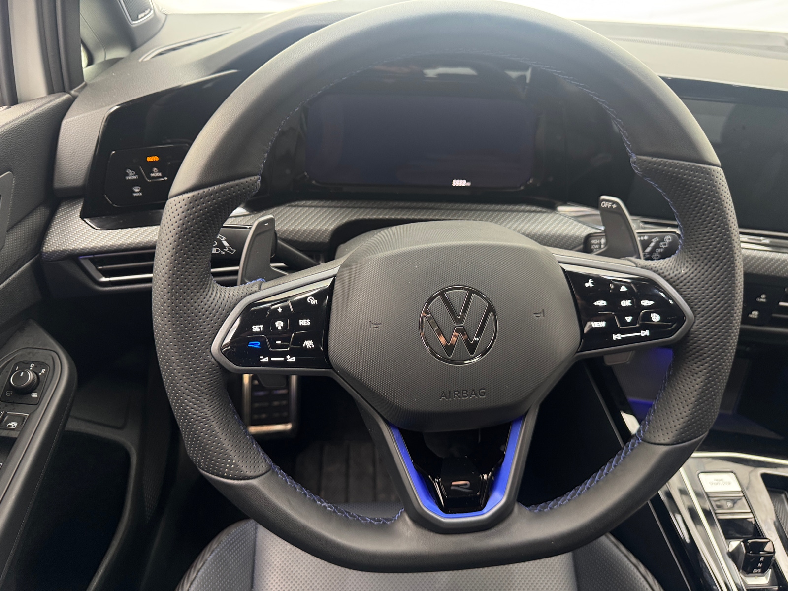 Thumbnail: 2024 Volkswagen Golf - 4