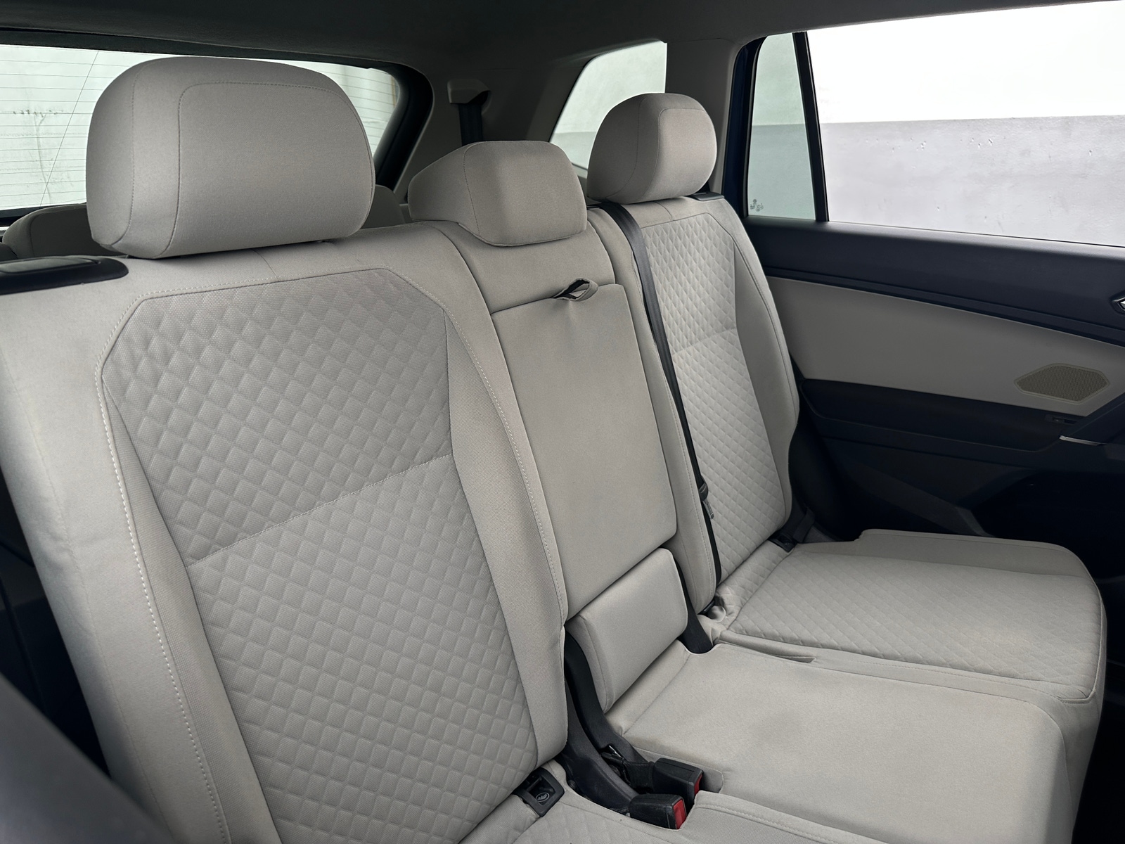 Thumbnail: 2018 Volkswagen Tiguan - 6