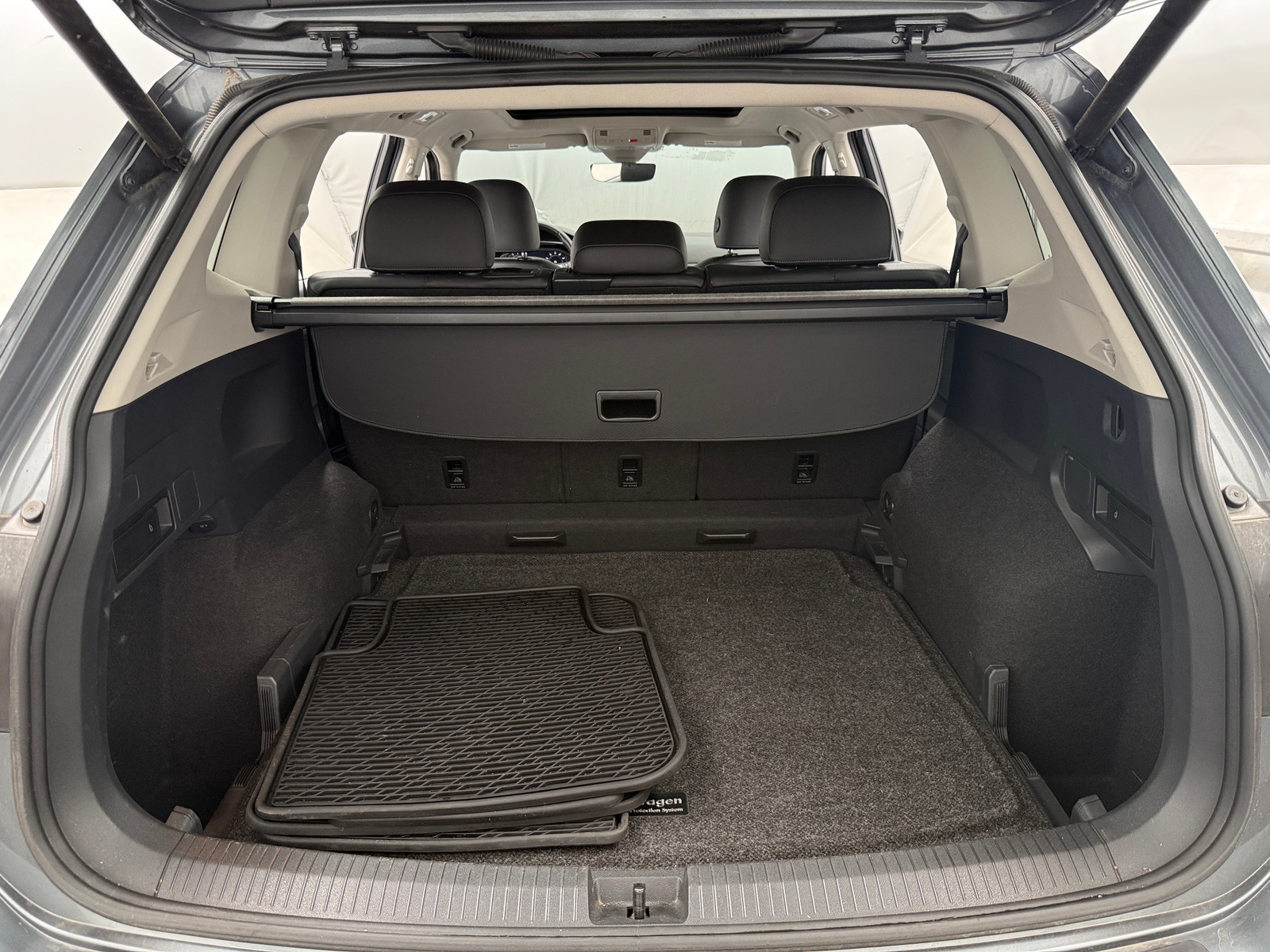 Thumbnail: 2020 Volkswagen Tiguan - 6