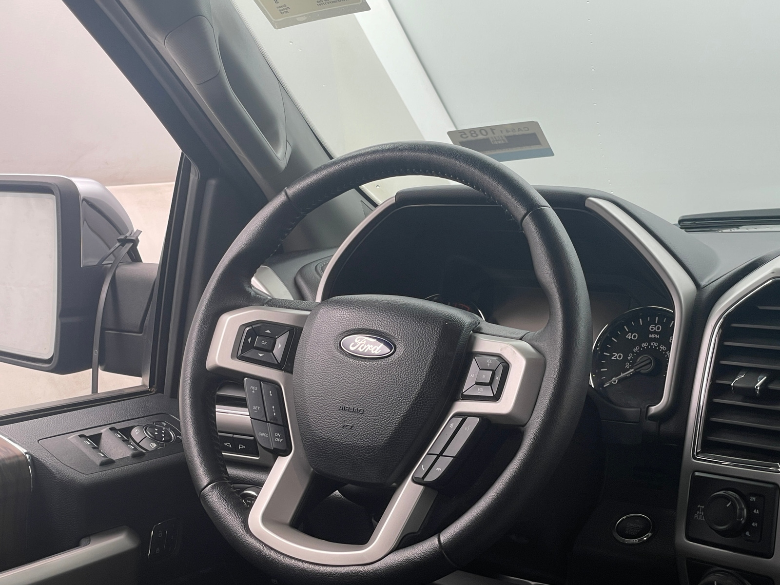 Thumbnail: 2019 Ford Econoline - 4