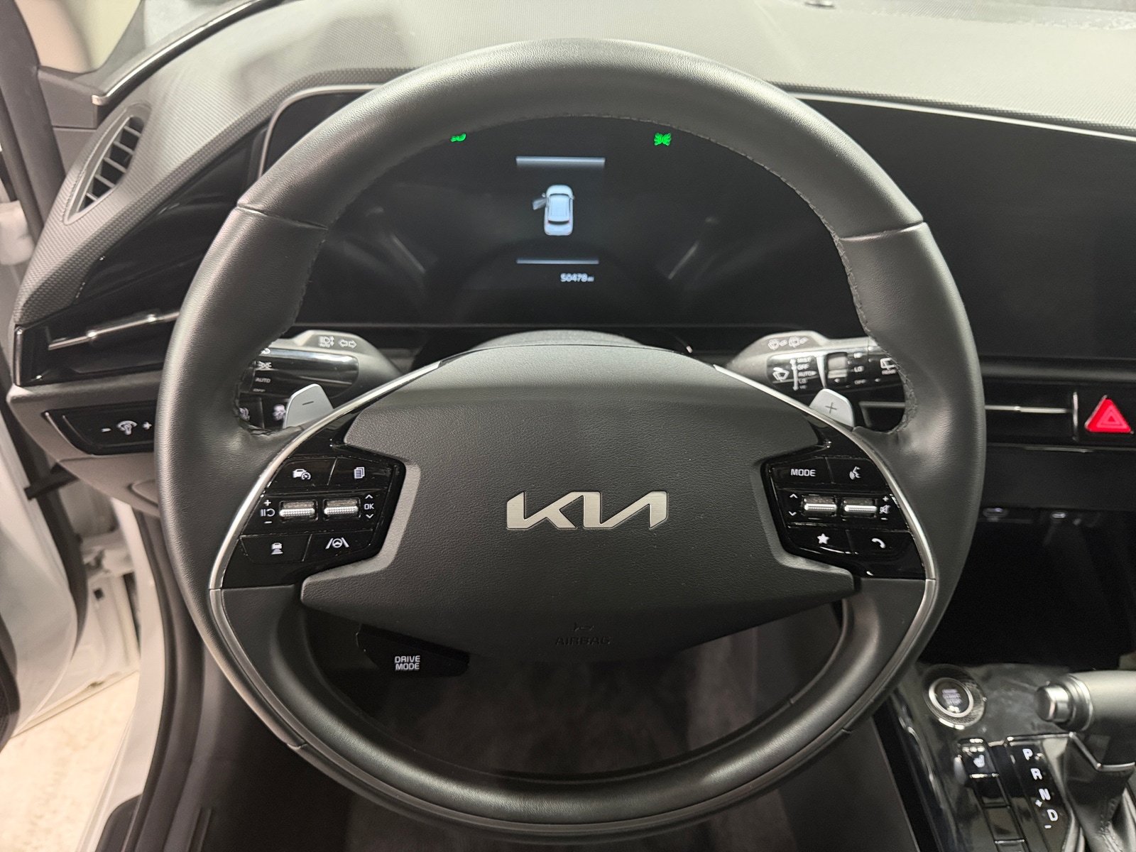 Thumbnail: 2023 Kia Niro - 4