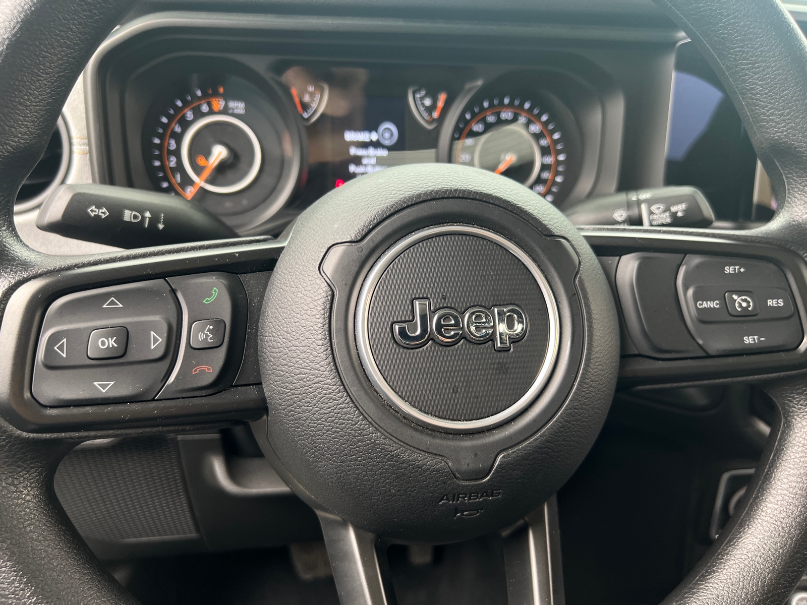 Thumbnail: 2025 Jeep Gladiator - 5