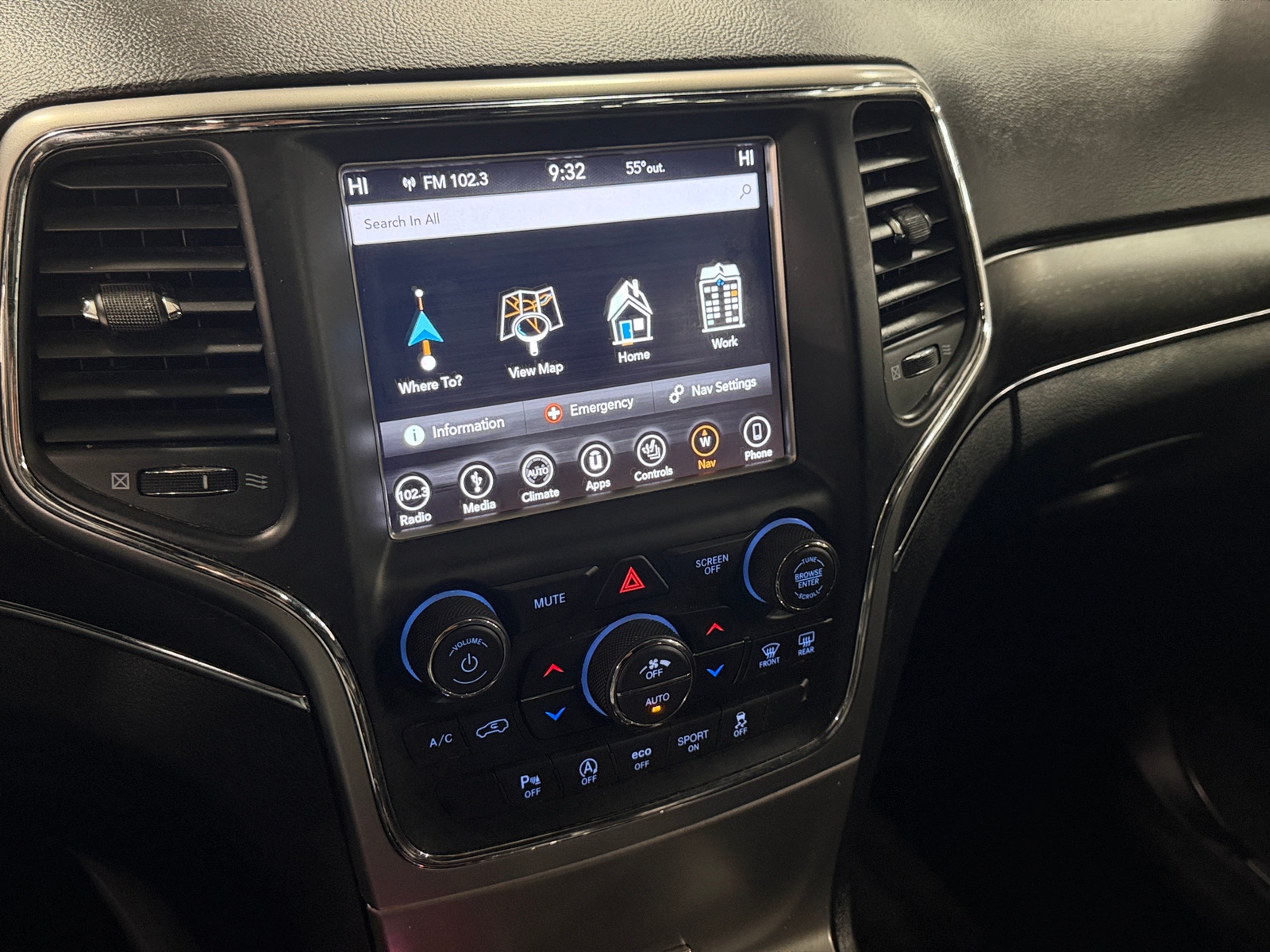 Thumbnail: 2018 Jeep Grand Cherokee - 3