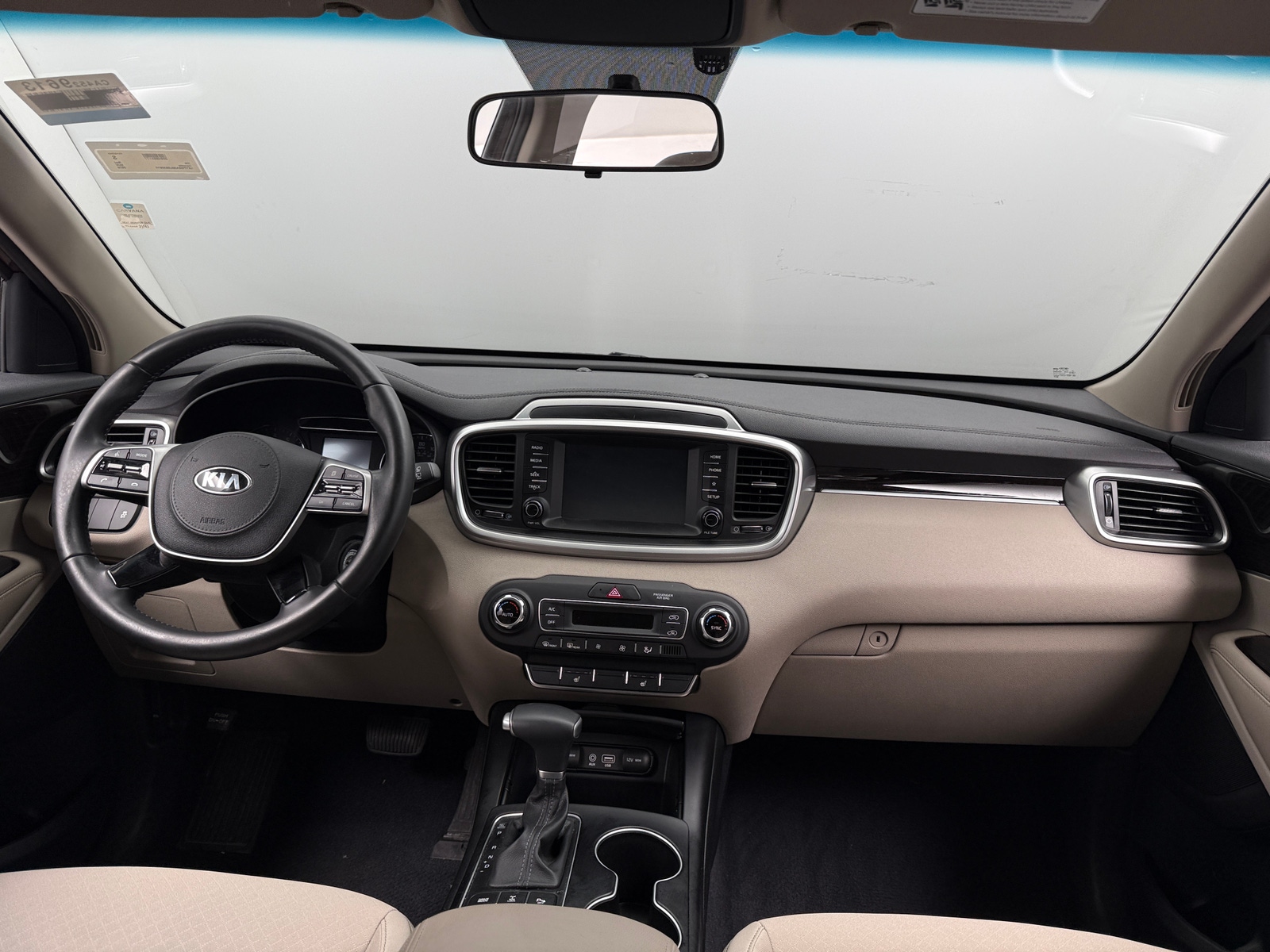 Thumbnail: 2020 Kia Sorento - 3