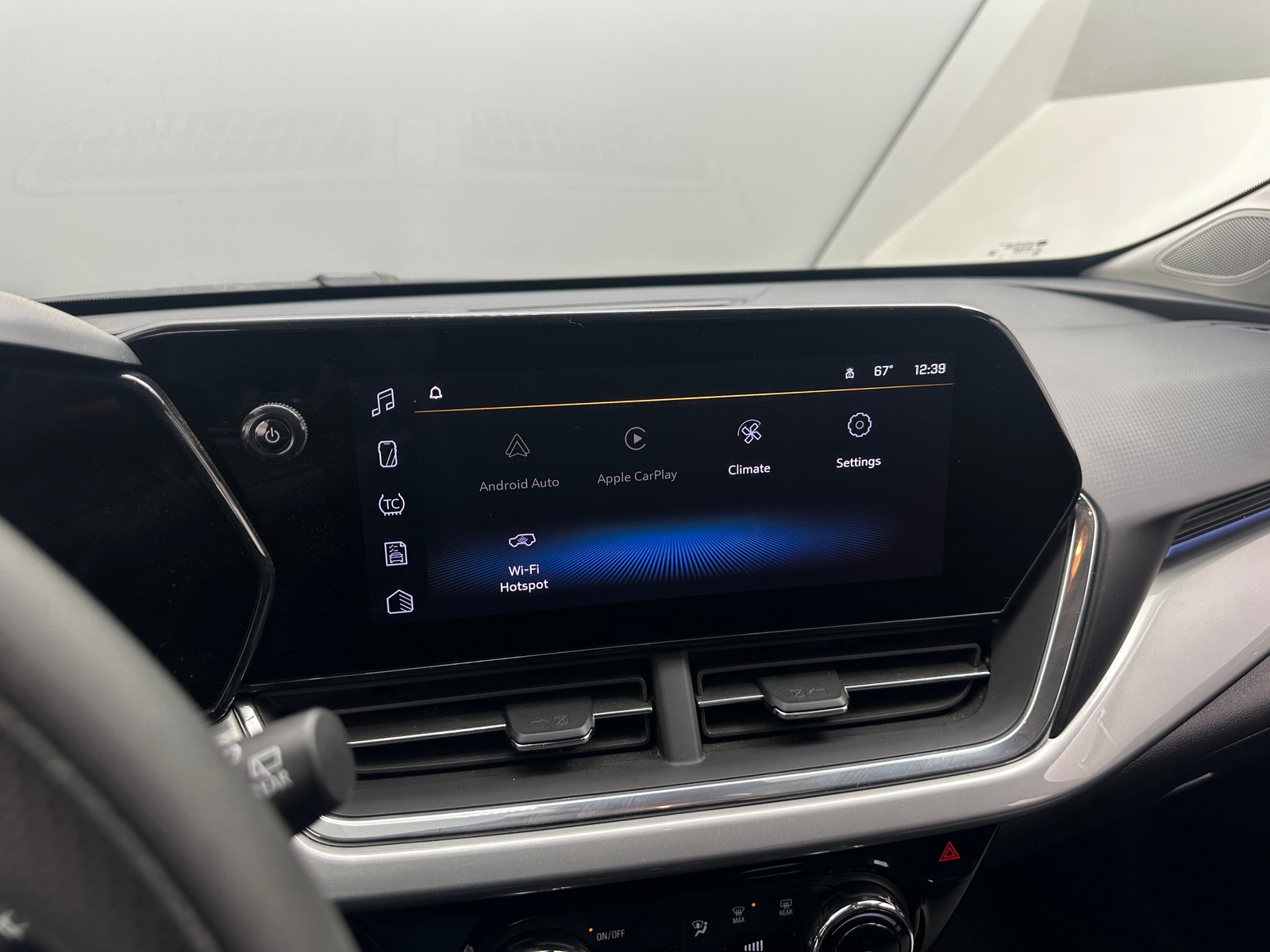 Thumbnail: 2025 Chevrolet Trax - 4
