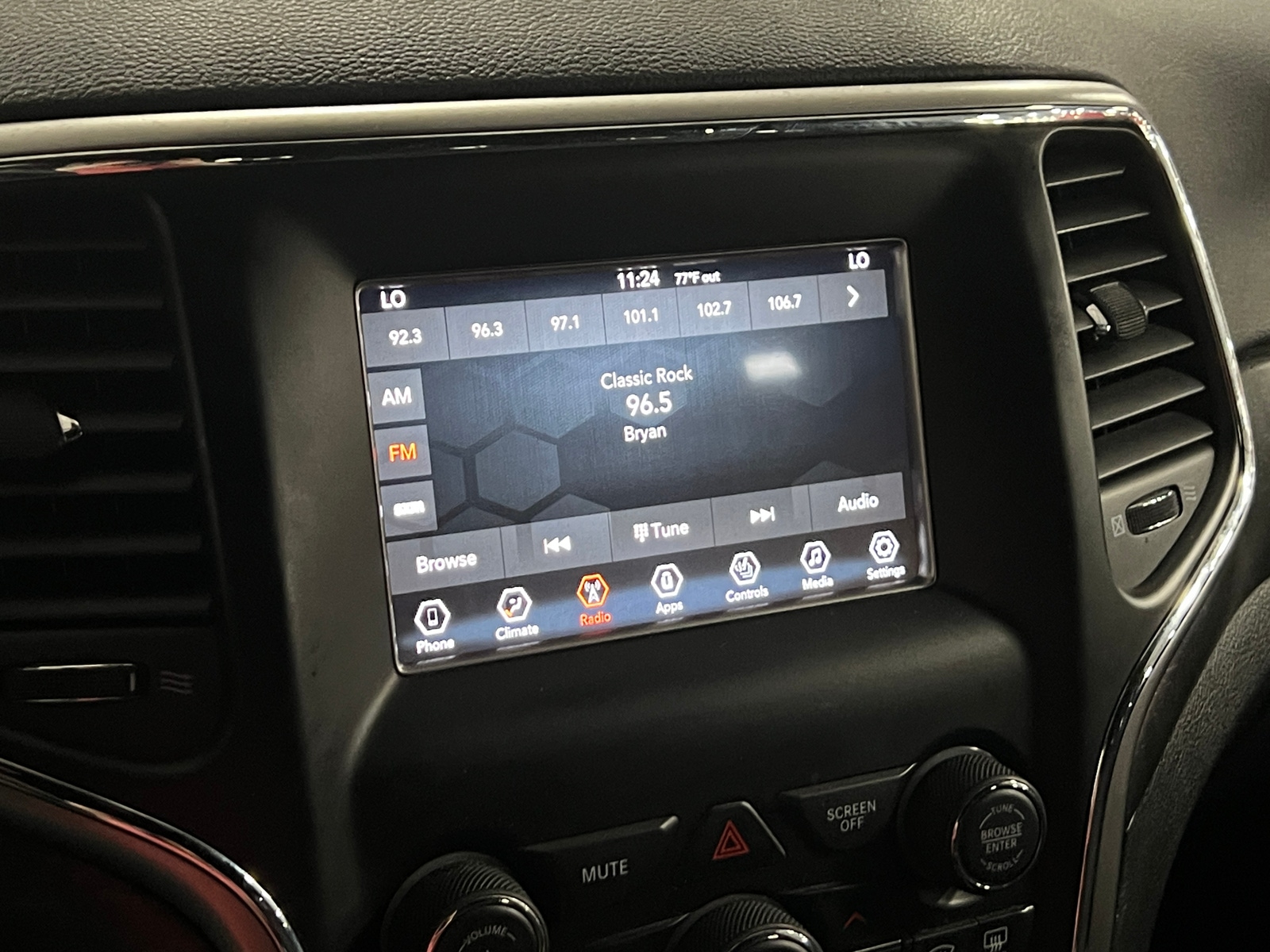 Thumbnail: 2018 Jeep Grand Cherokee - 4