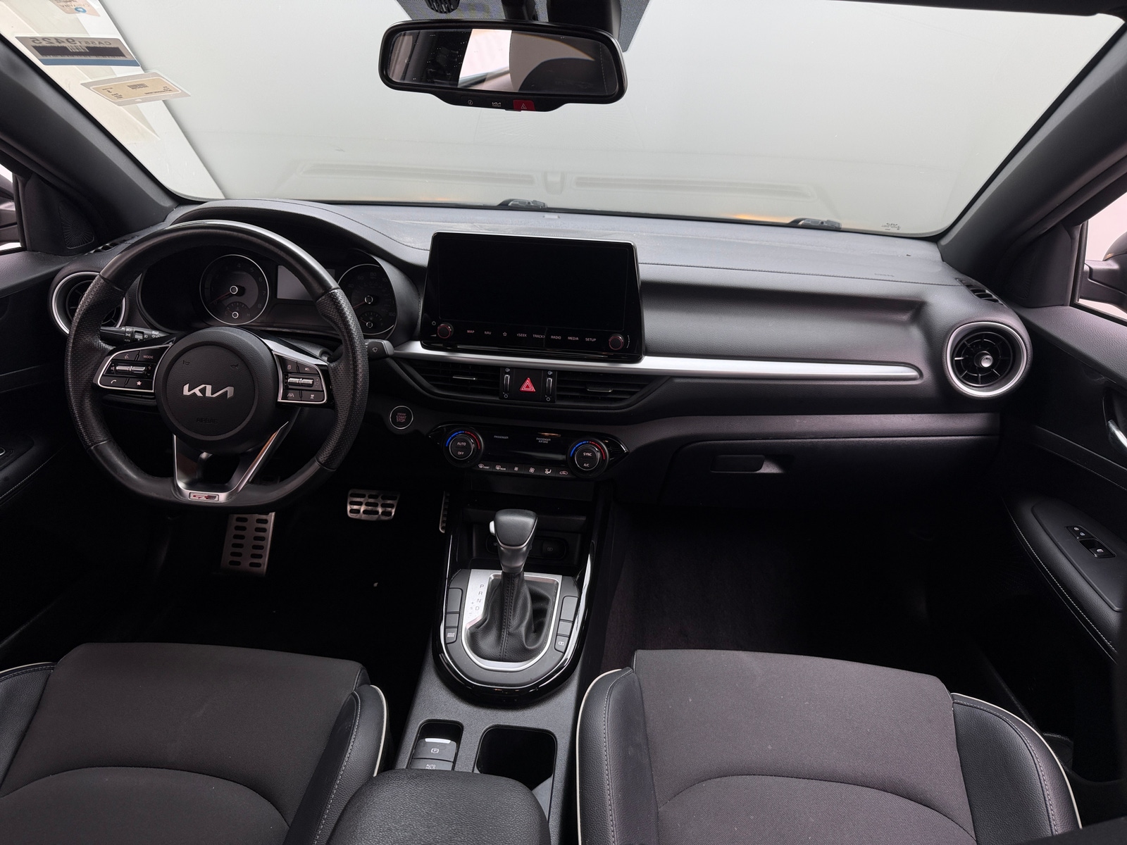 Thumbnail: 2024 Kia Forte - 3